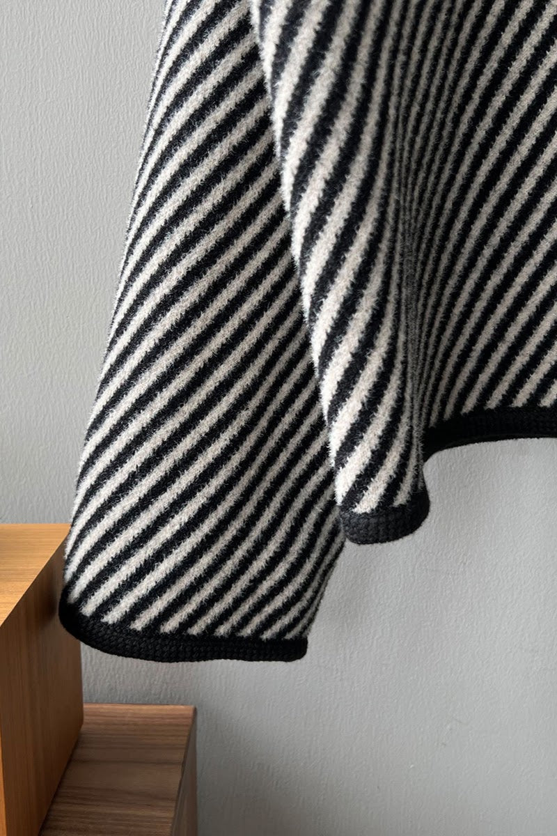 ゴールドボタンアシンメトリージャケット CPA42066