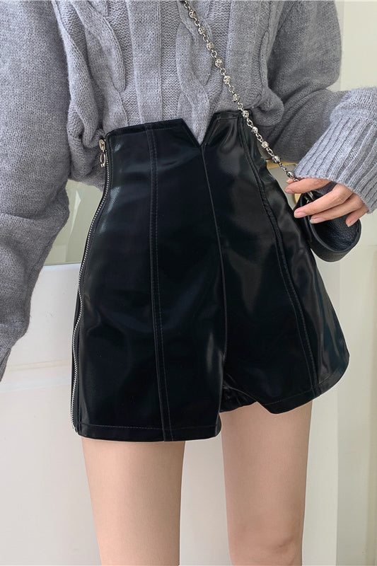 サイドジッパーレザーショートパンツ DAA01877