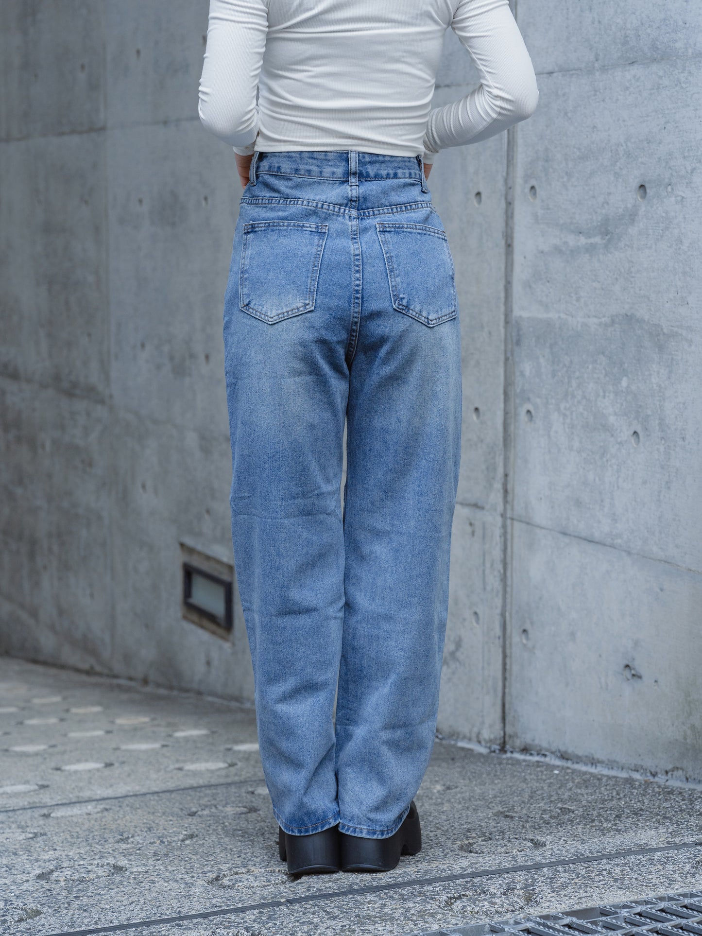 ウエストカットデニムパンツ DPB22082