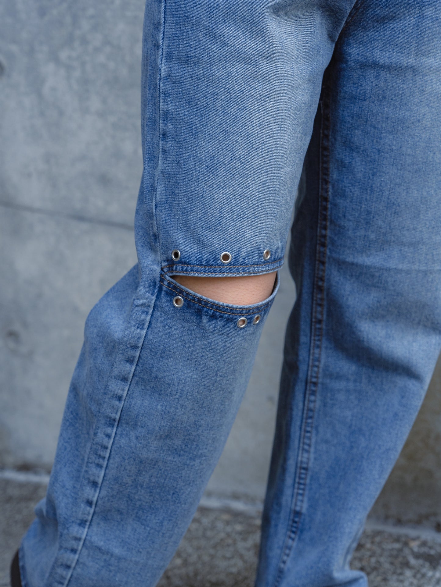 ウエストカットデニムパンツ DPB22082