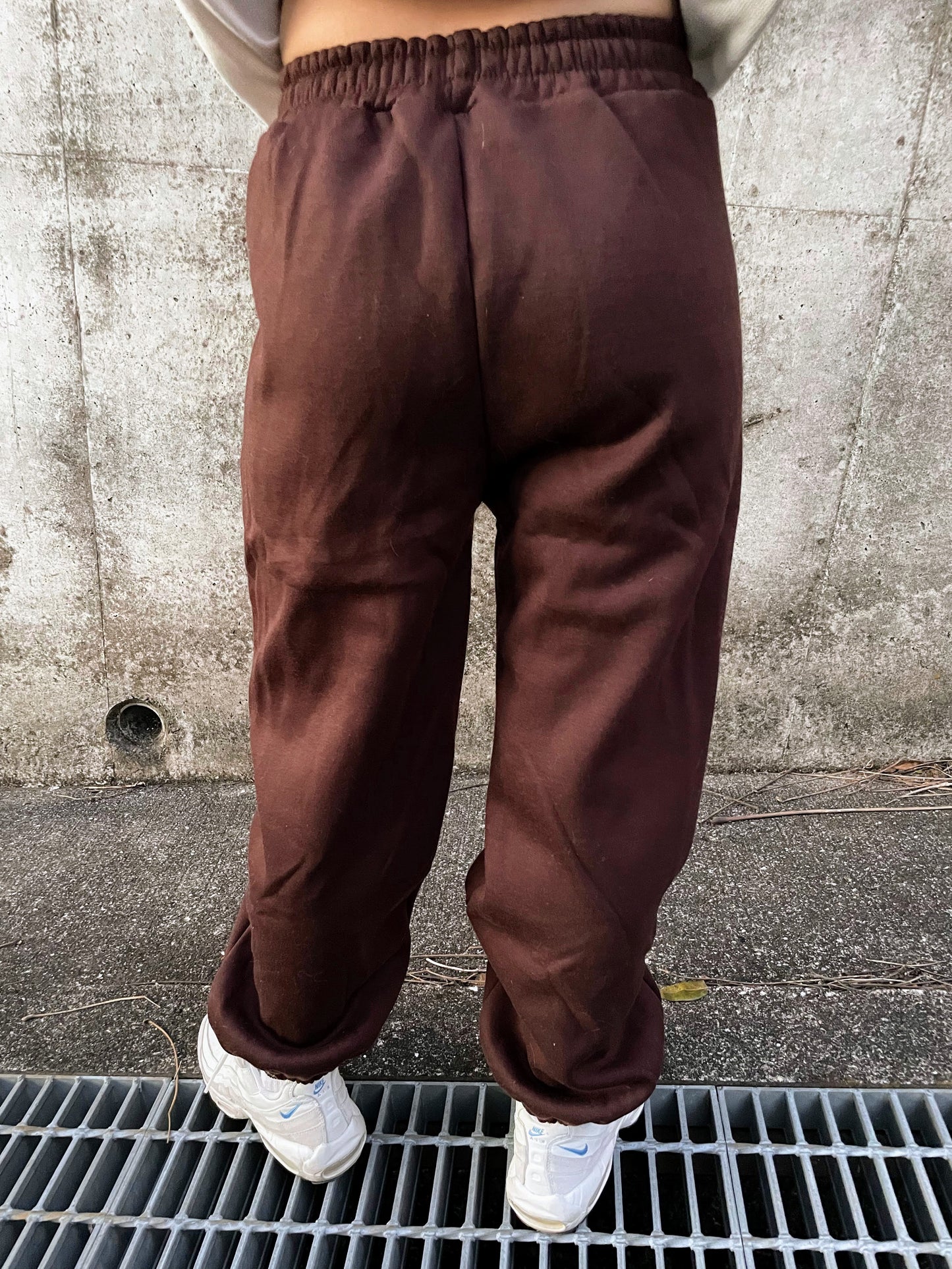 ブラウンスウェットパンツ DPB54009