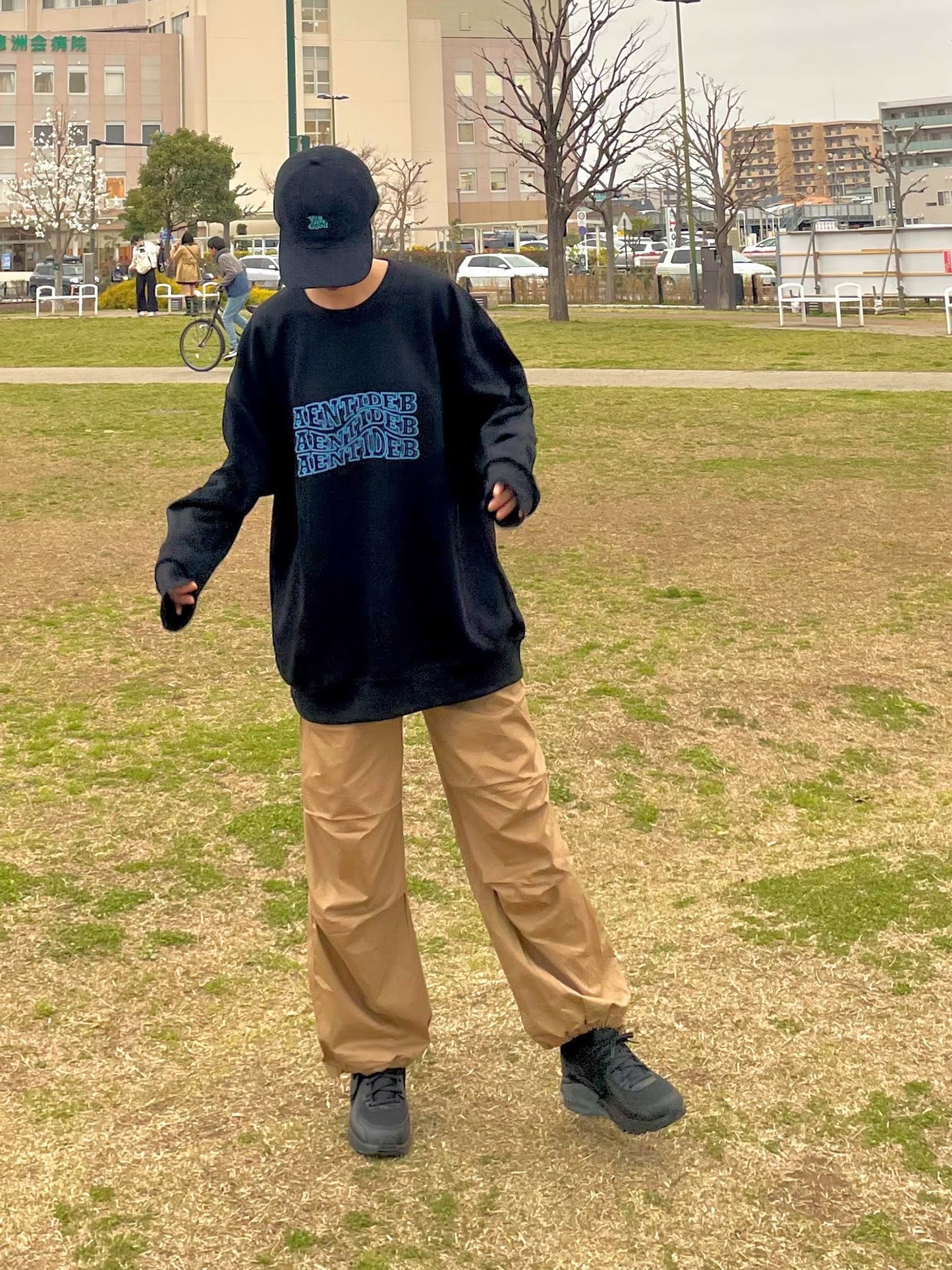 ブルーライティングロゴスウェット DPA96176