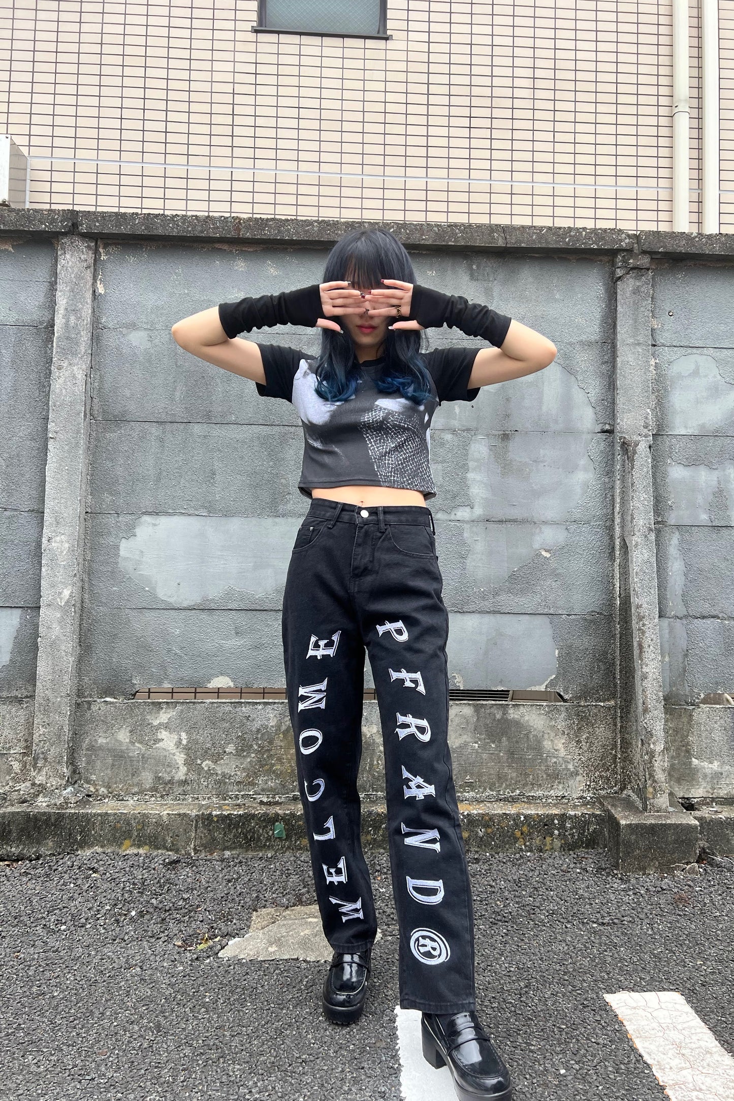 ロゴ刺繍デニムパンツ DPA72050