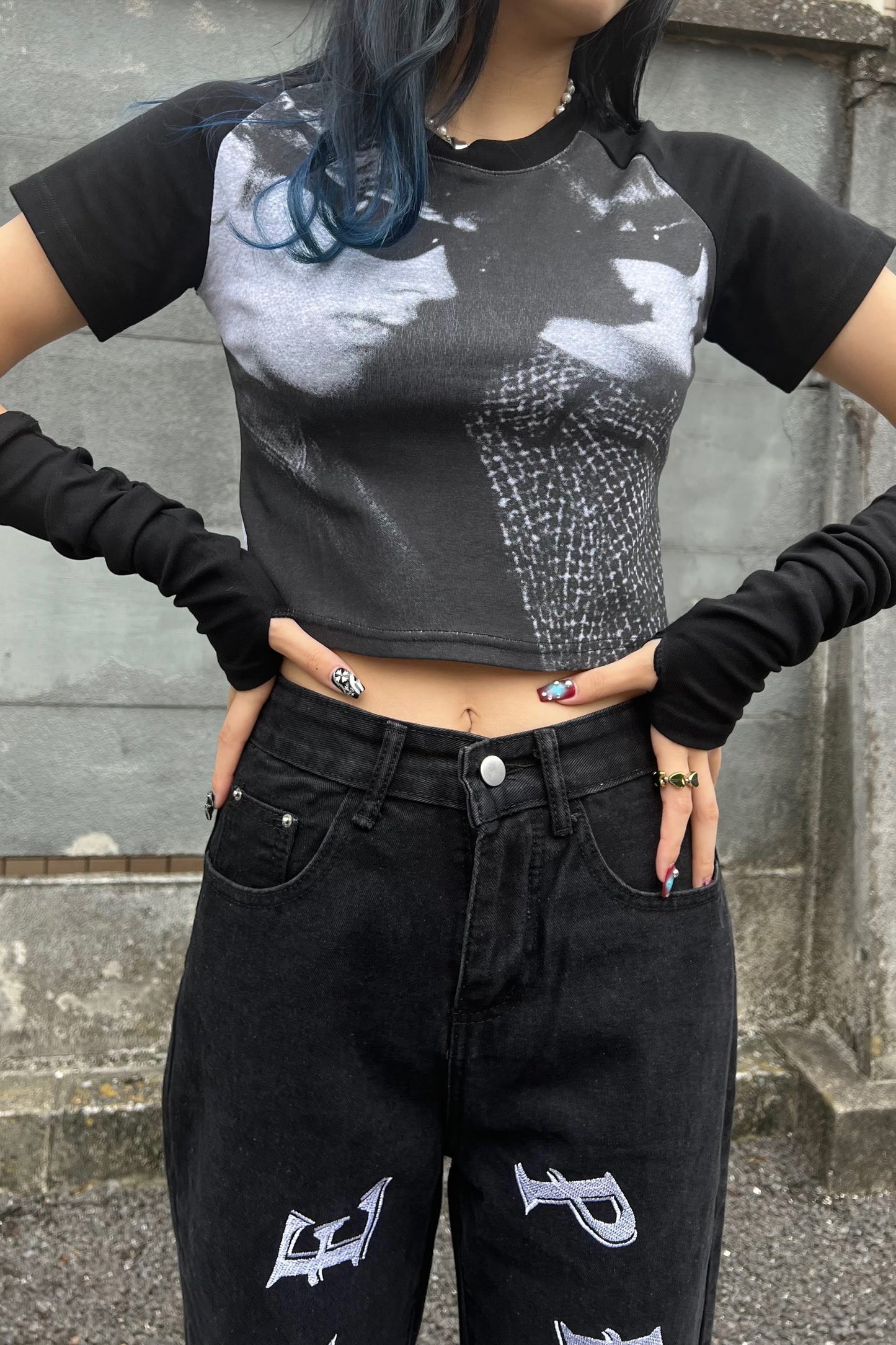 アームウォーマー付きプリントTシャツ DPA72051