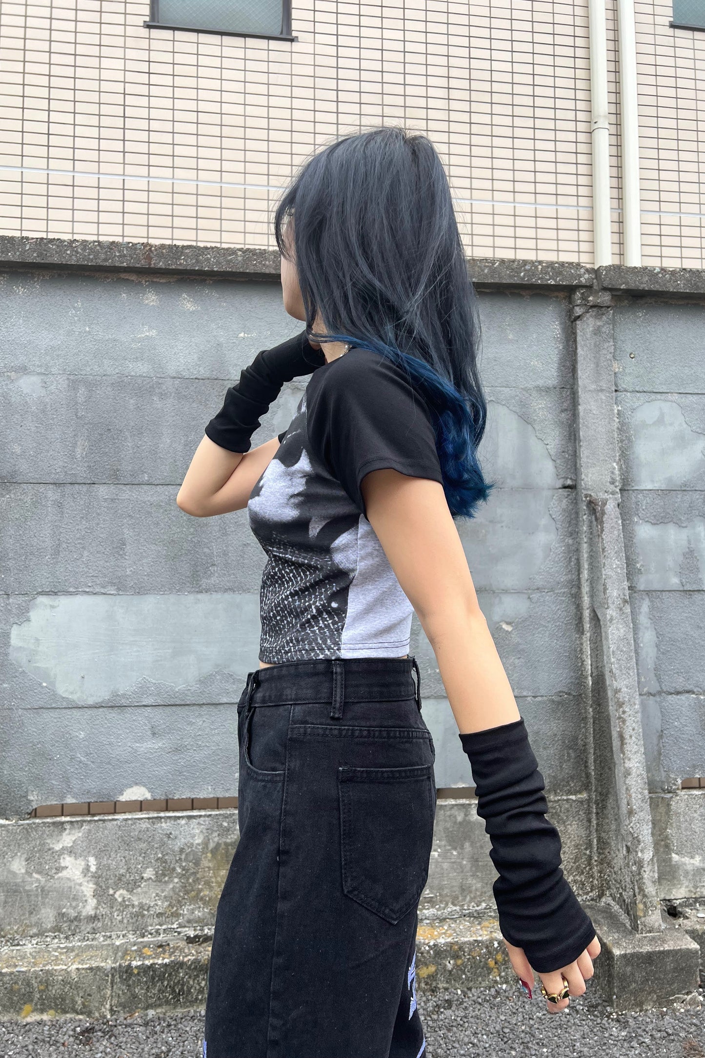 アームウォーマー付きプリントTシャツ DPA72051