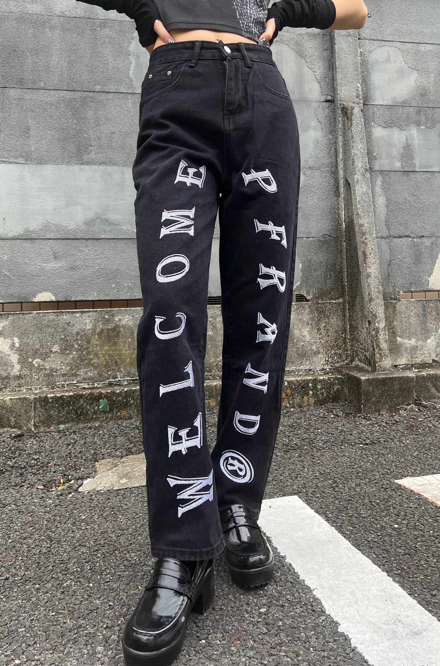 ロゴ刺繍デニムパンツ DPA72050