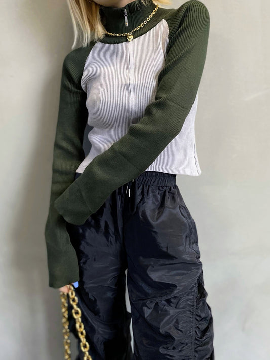 ハイネックバイカラージップニット DPB26079