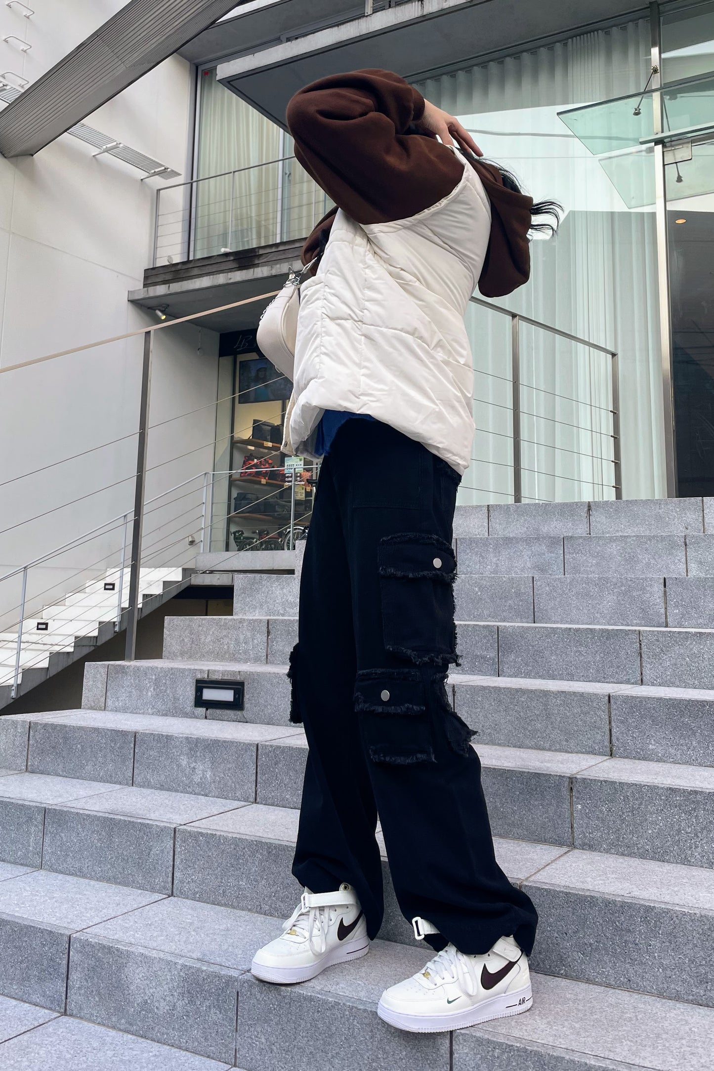 フード付きホワイトダウンベスト DPA46124