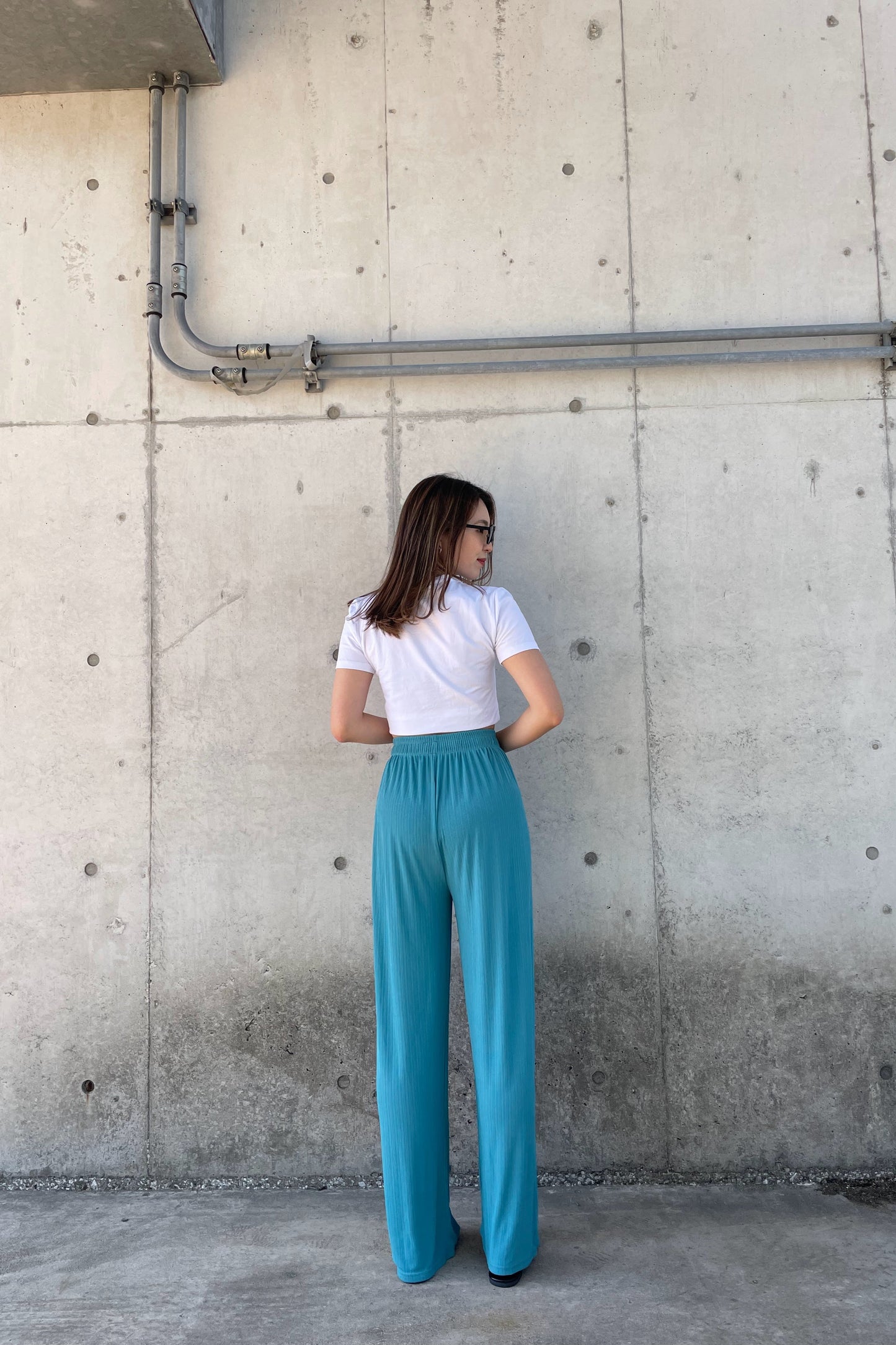 サテンストレートパンツ DPA30031