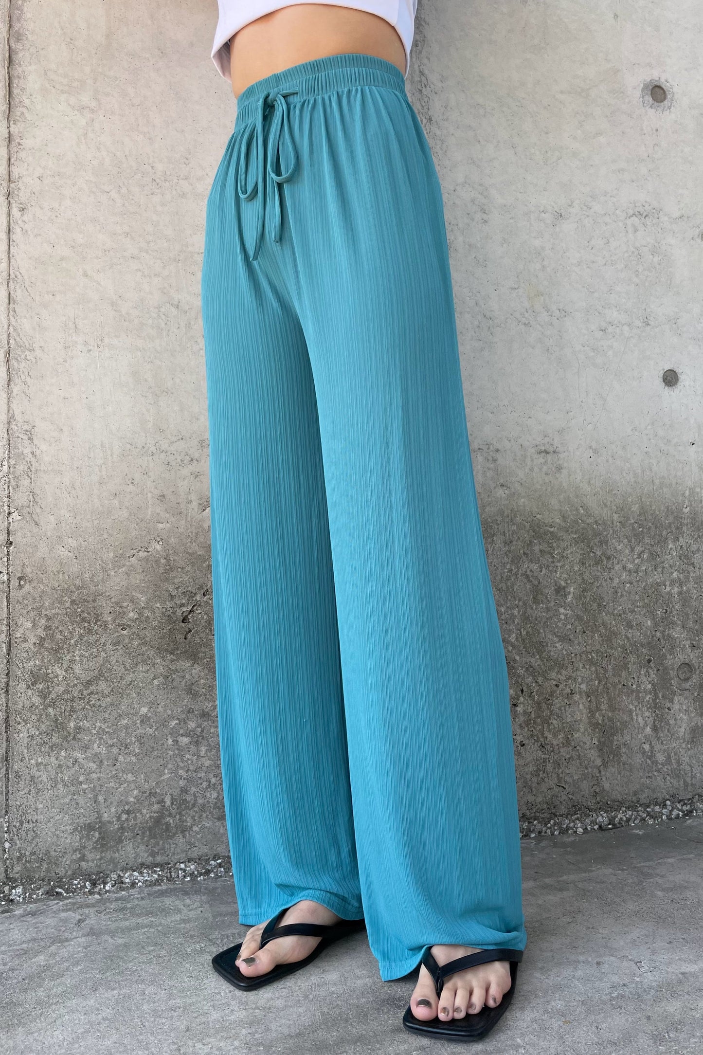 サテンストレートパンツ DPA30031