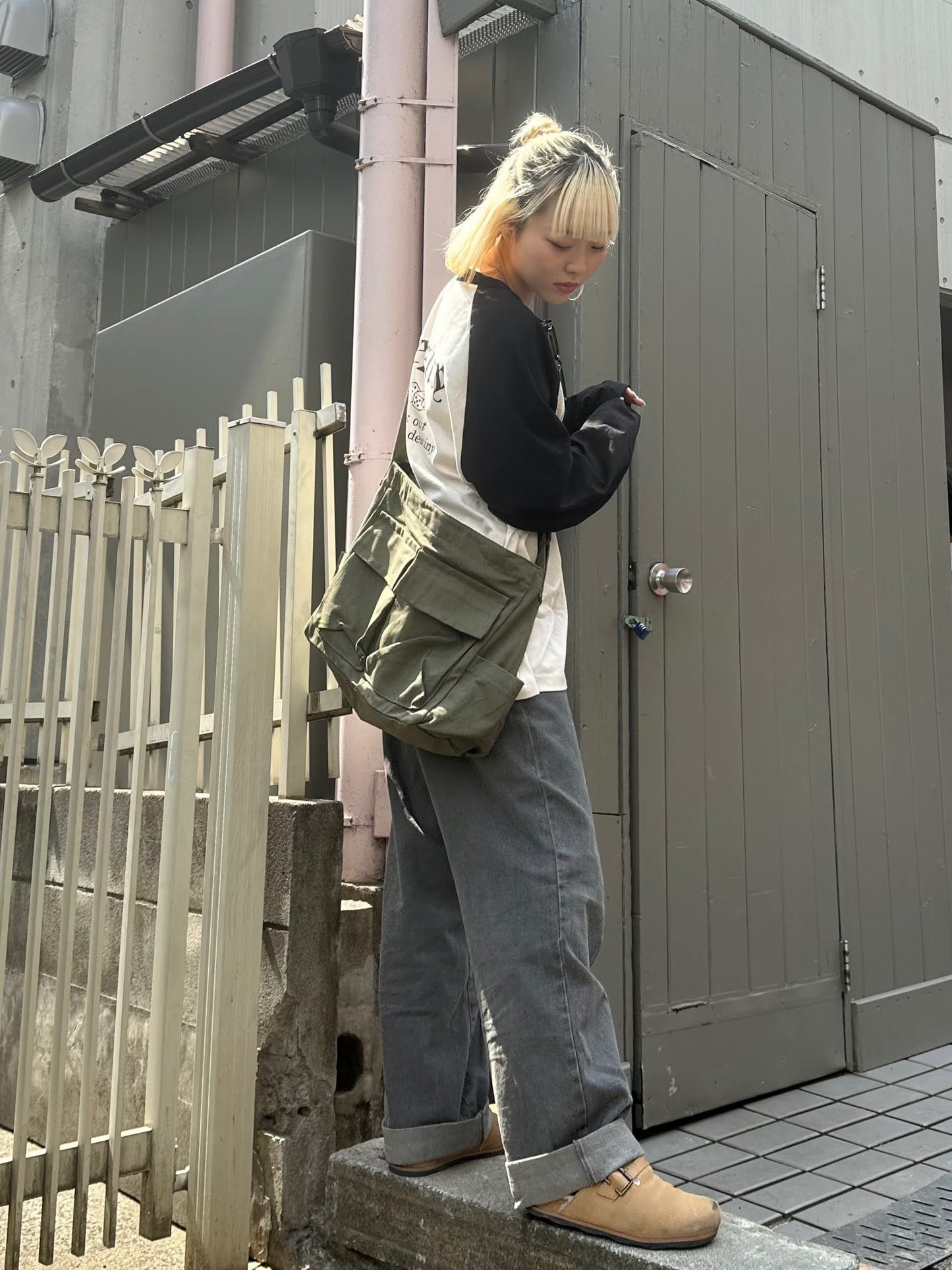 メッセンジャーバッグ DPB51051