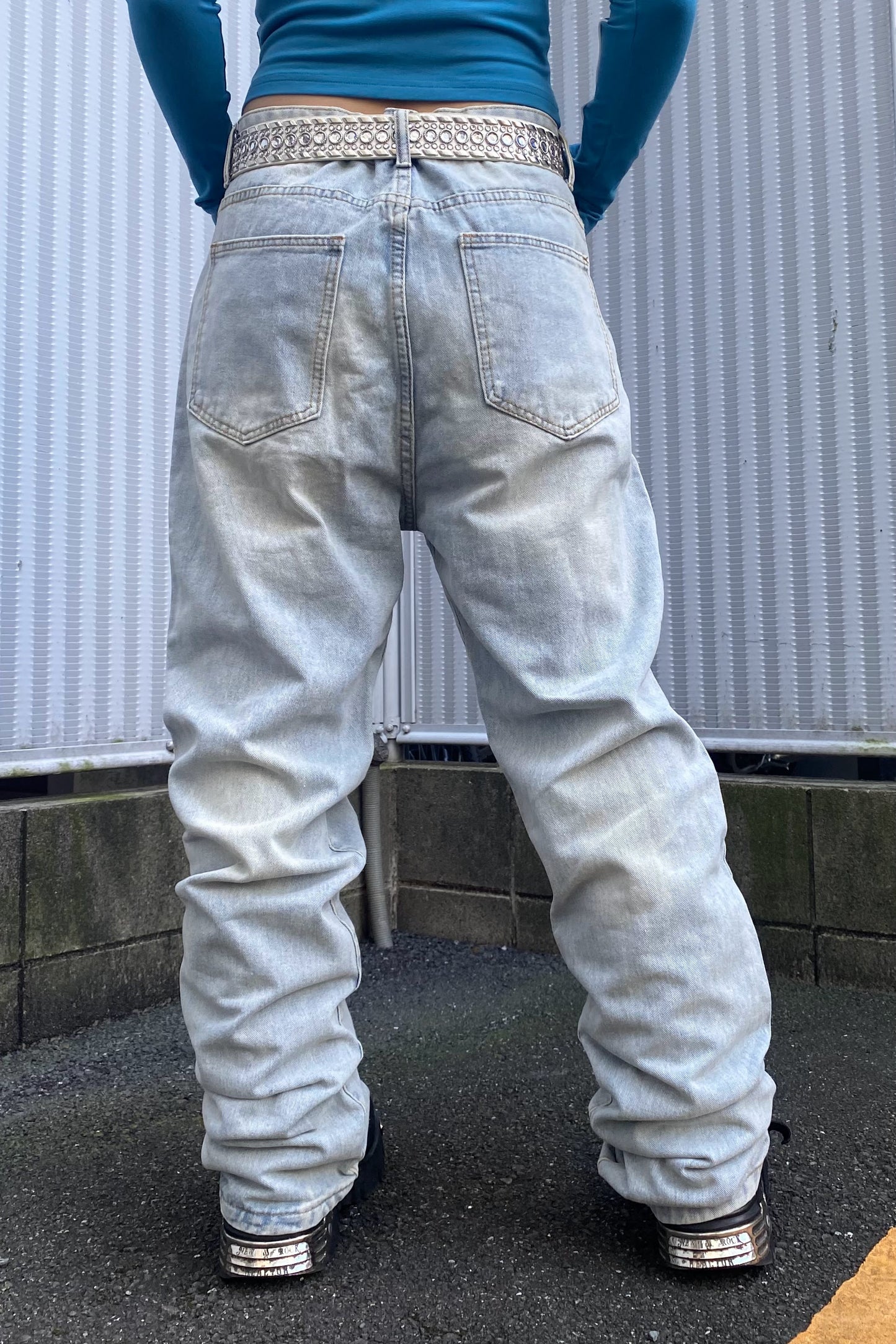フロントロゴデザインストレートパンツ DPA48059