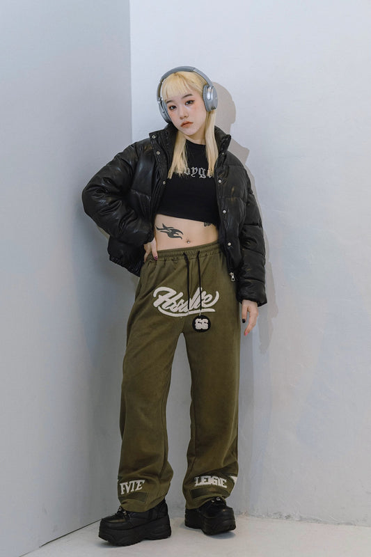 パッチワークロゴスウェットパンツ DPA80051