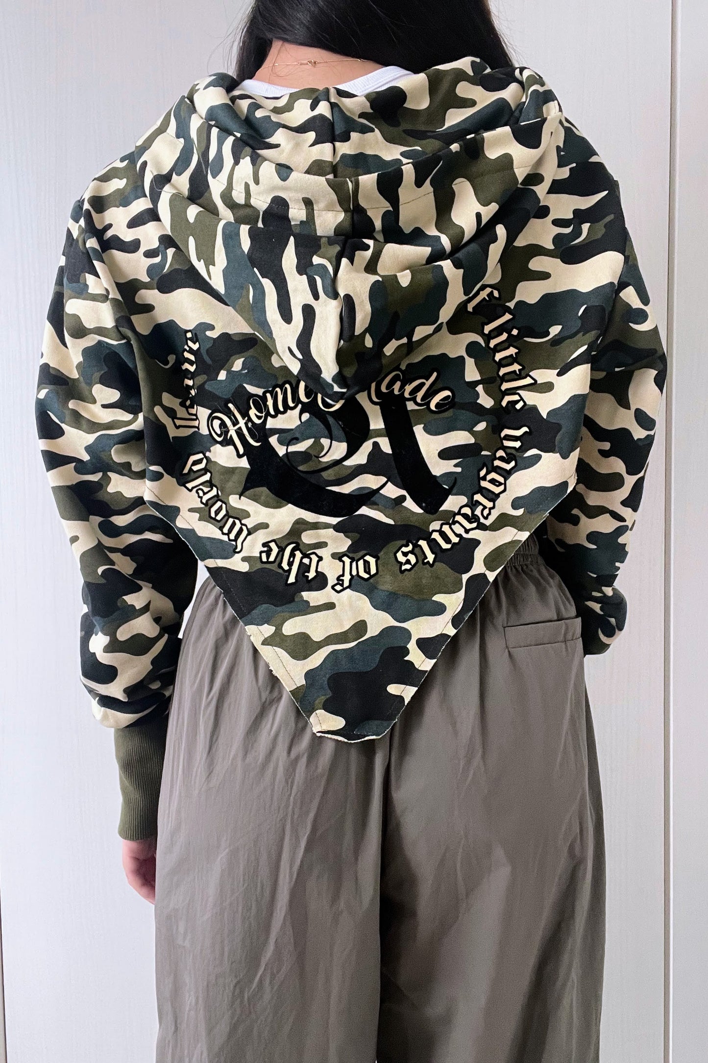 カモジップスウェット DPA81097