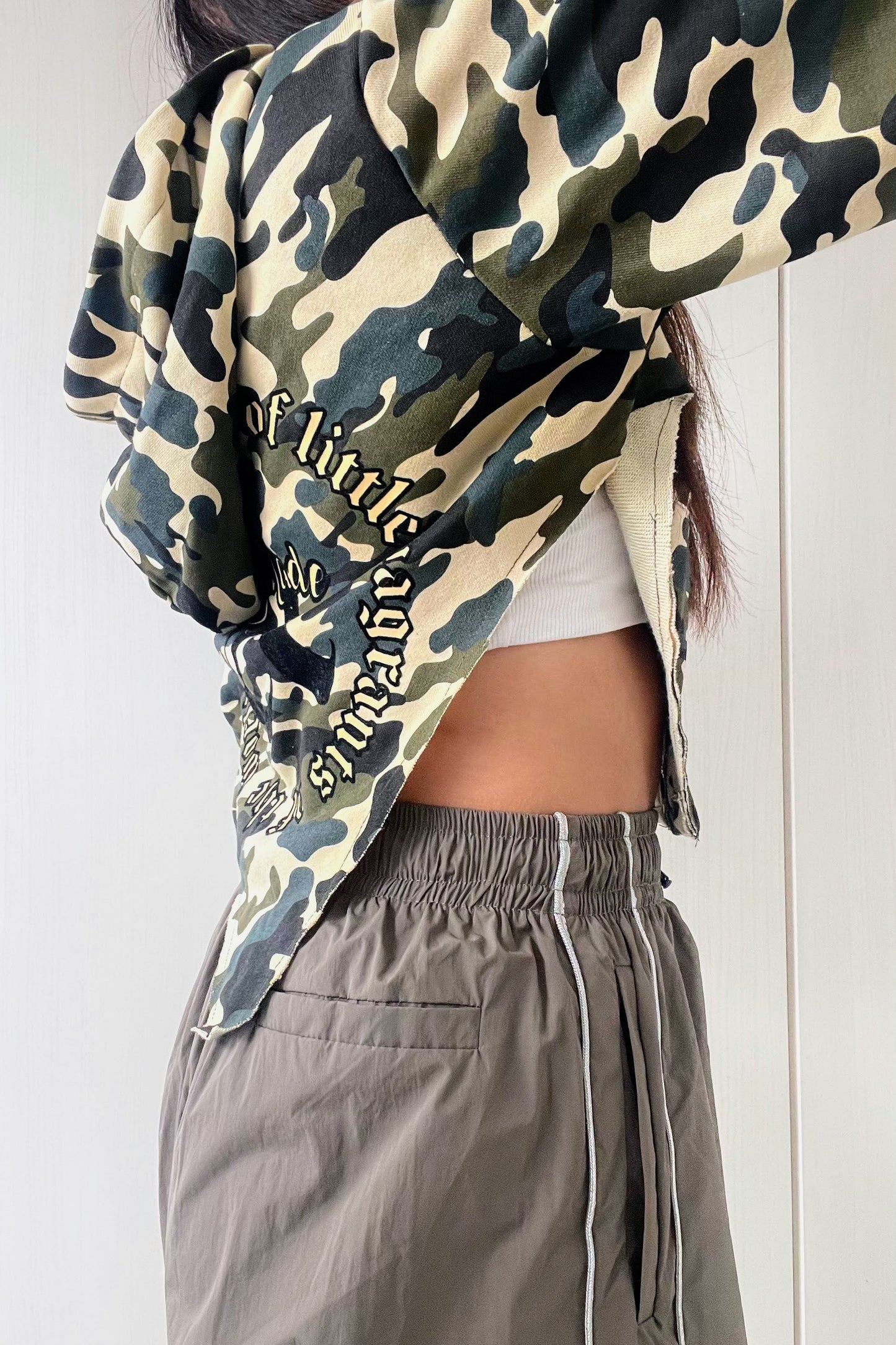 カモジップスウェット DPA81097