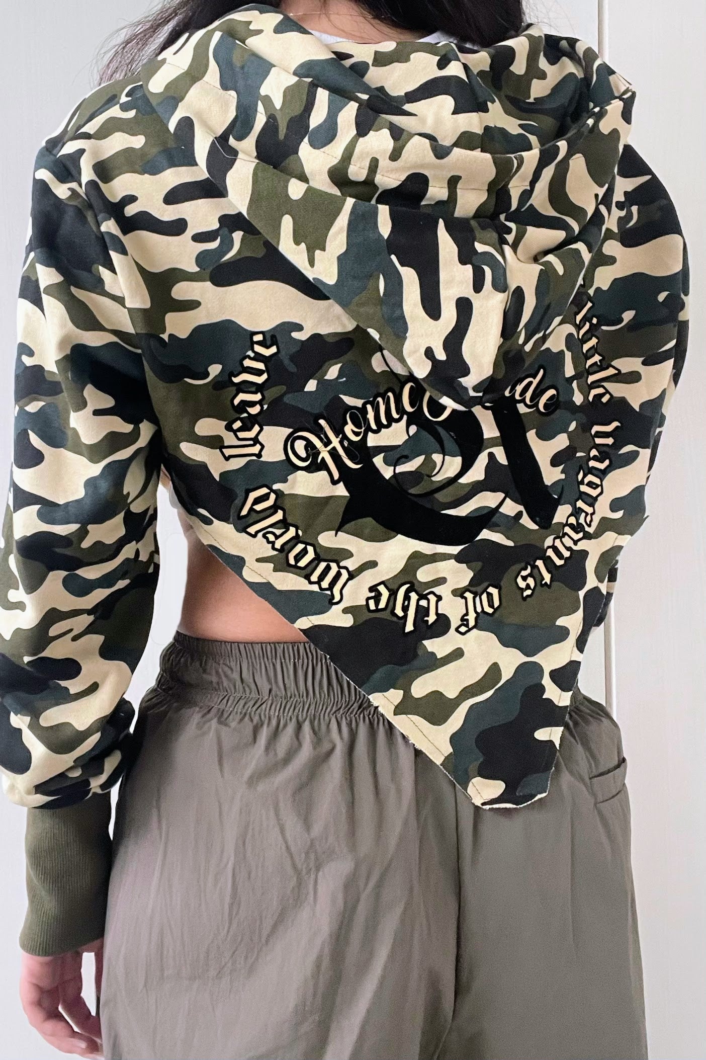 カモジップスウェット DPA81097