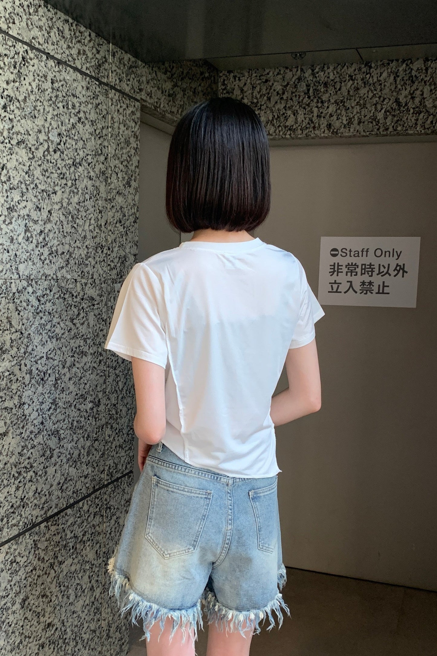 クロップドテキストプリントTシャツ DPA76008
