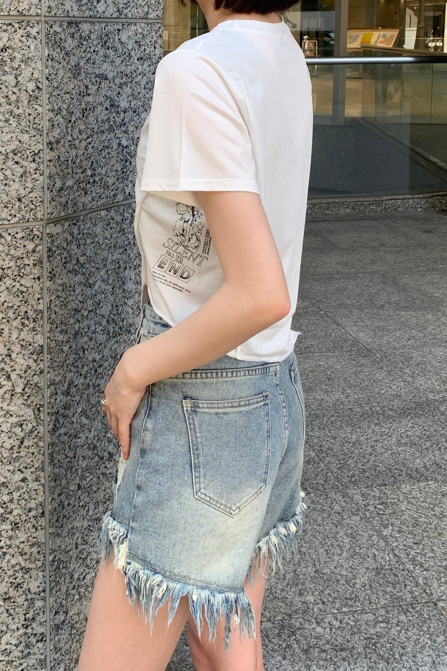 クロップドテキストプリントTシャツ DPA76008