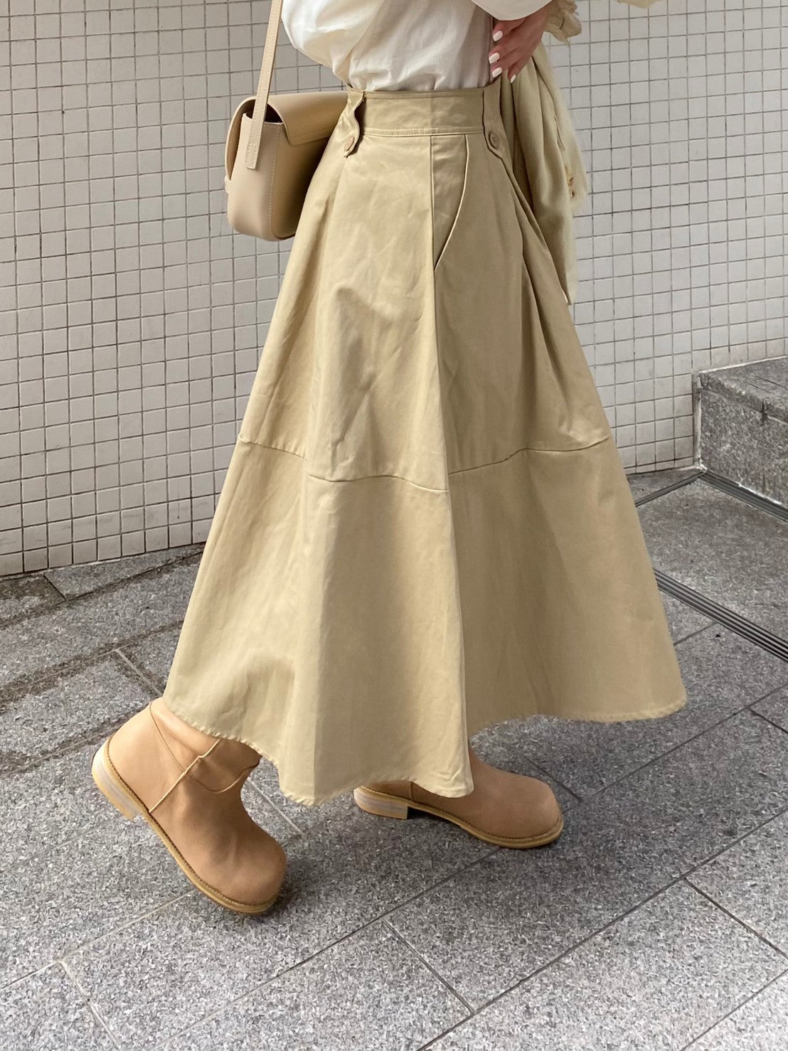 ベージュフレアロングスカート CPA09039