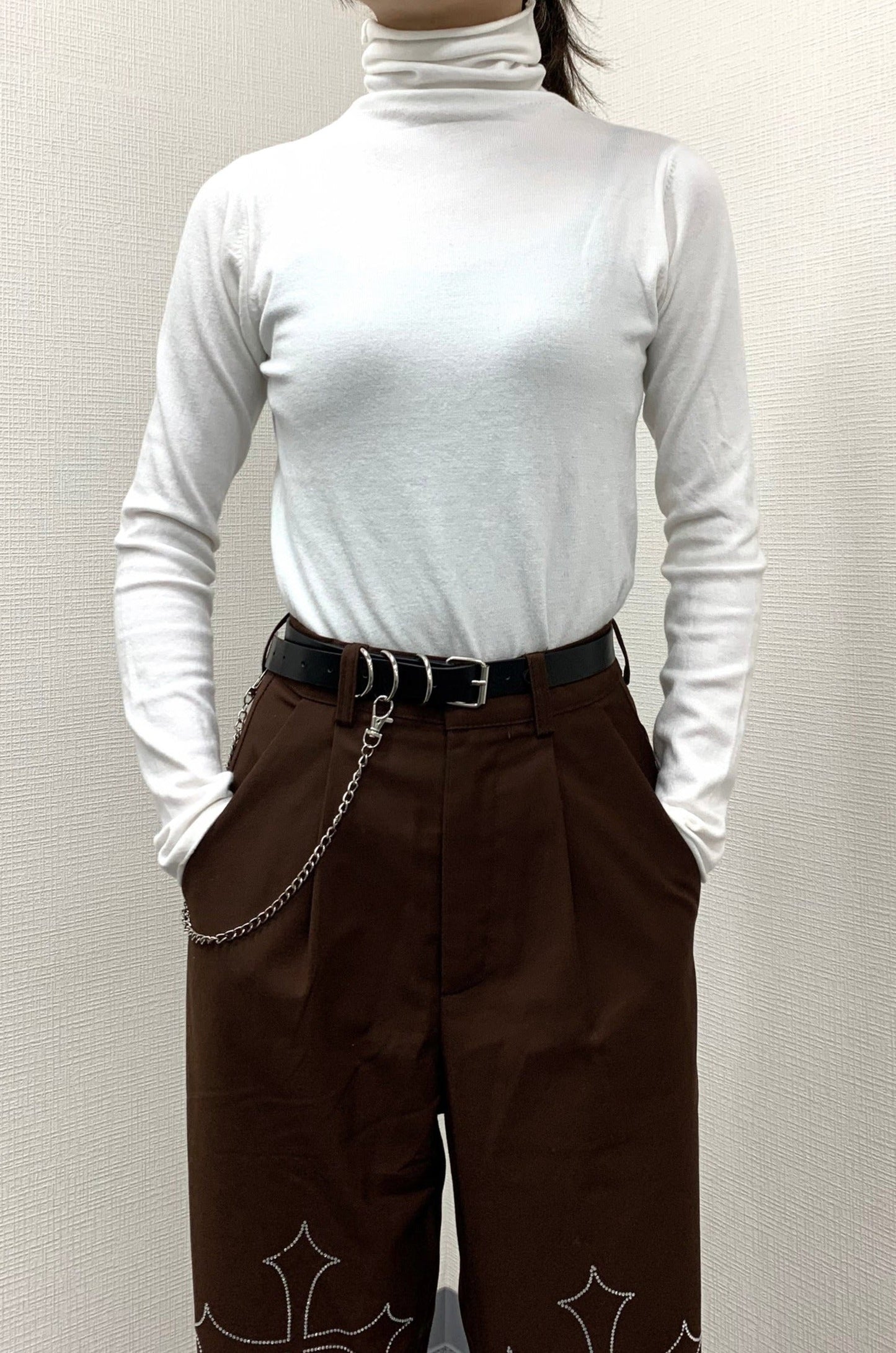 ホワイトスリムフィットタートルネック DPA02110