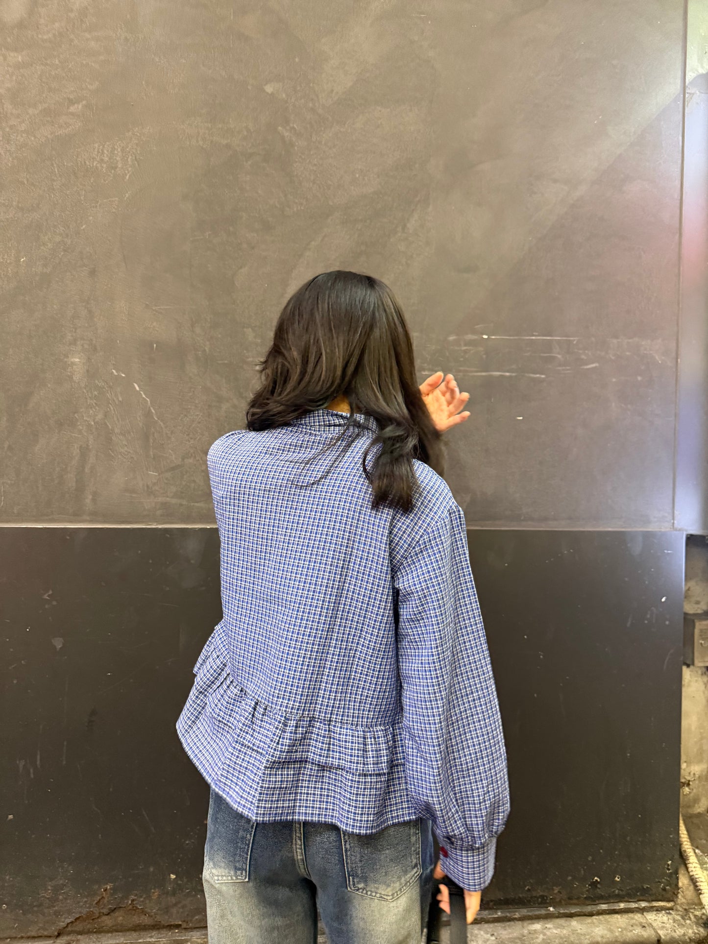 レッドボタンフリルチェックシャツ DPA43663