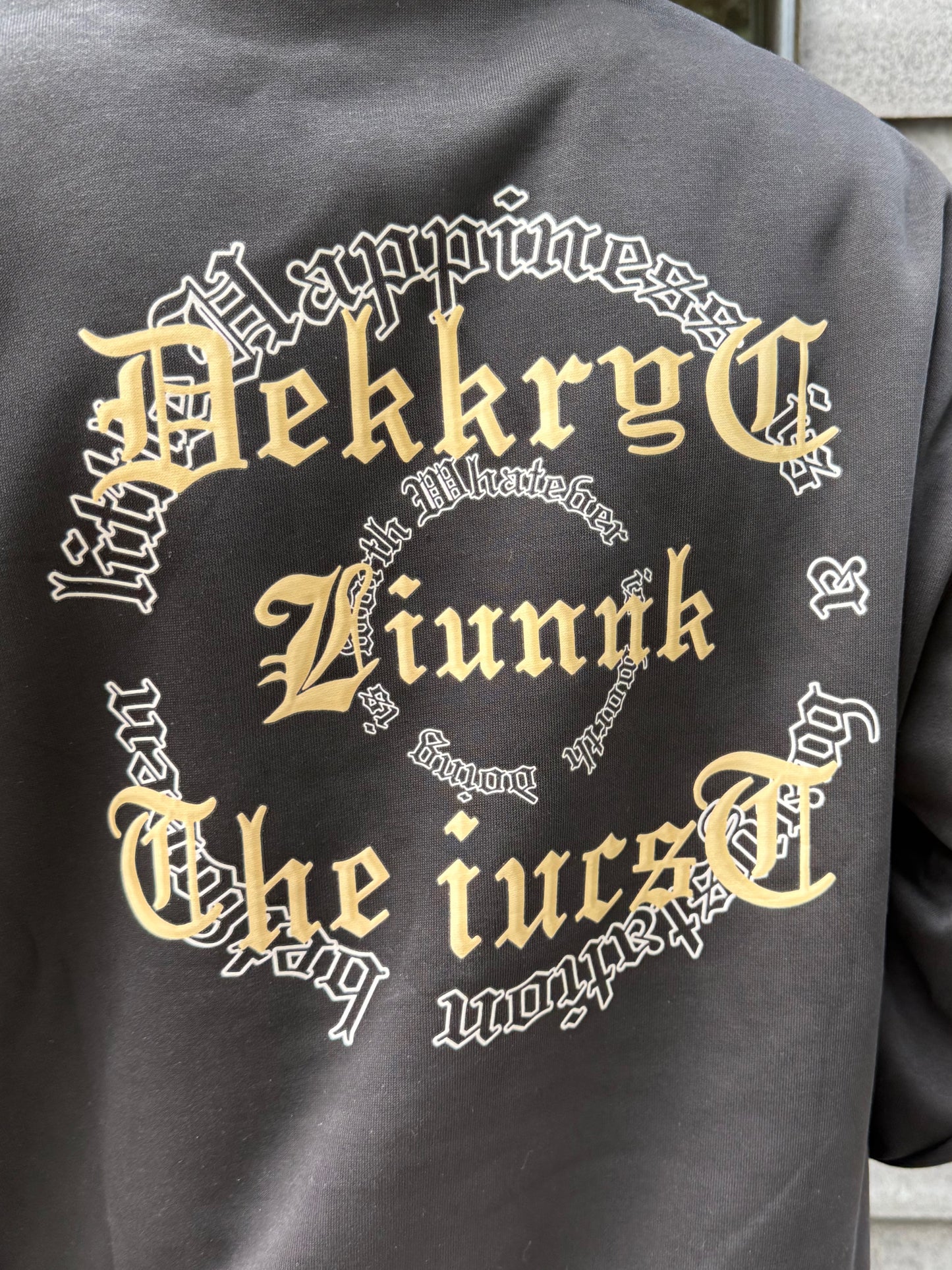 ゴシックレタリングパーカー DPB90038