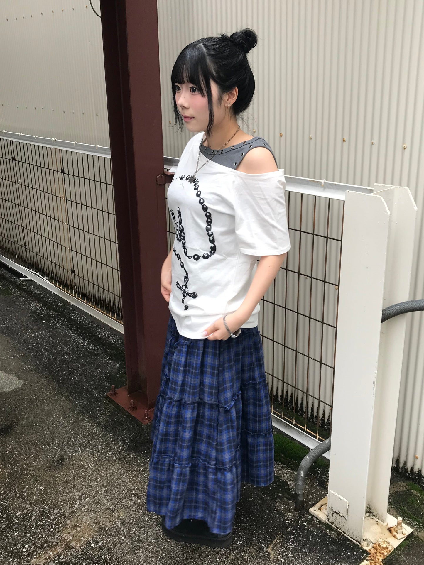 ホワイトオフショルキーデザインTシャツ DPB89247