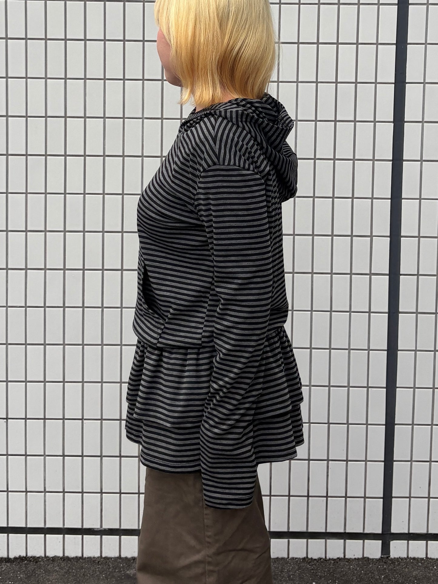 フリルストライプフーディー DPB97047