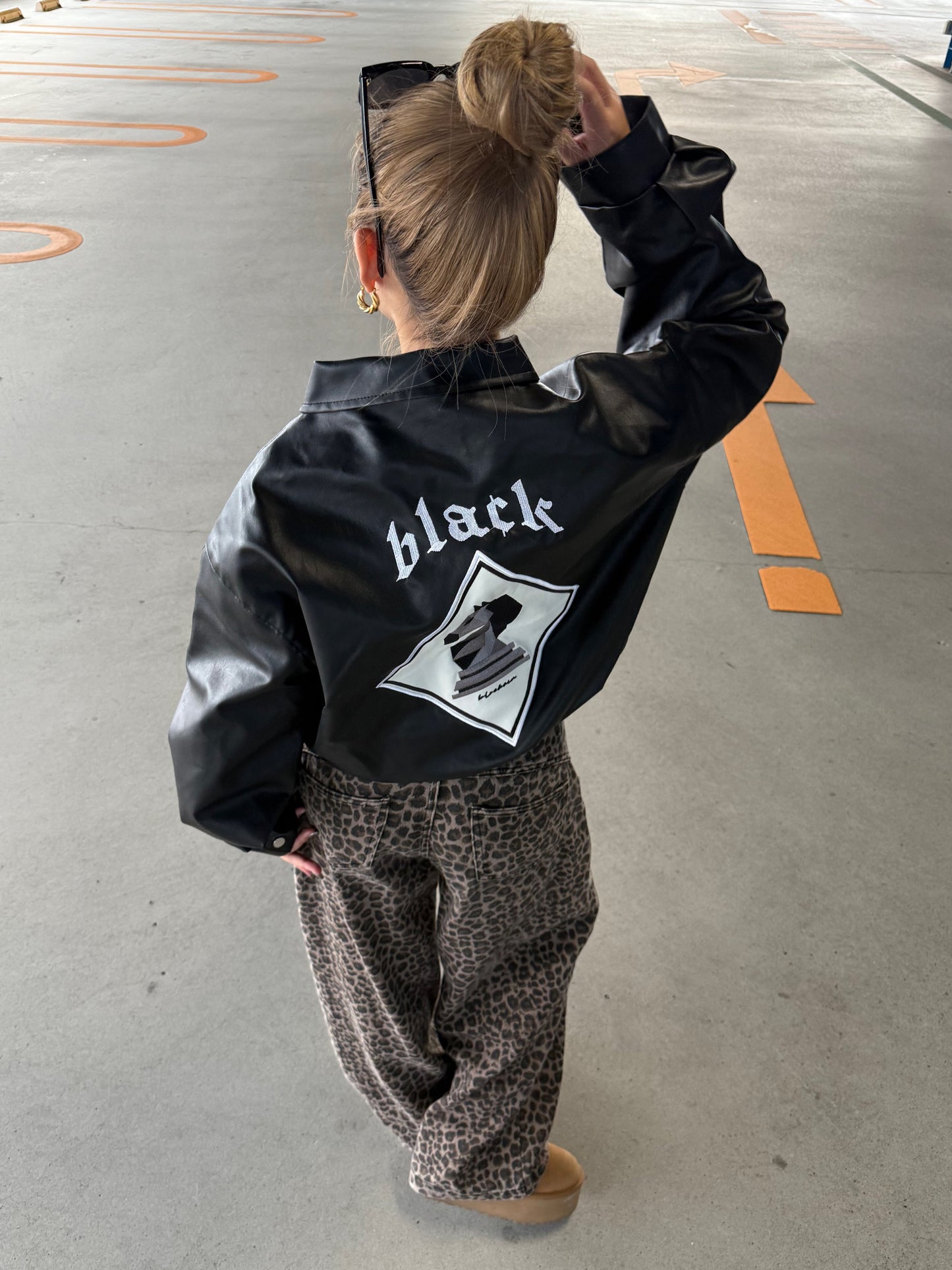 フェイクレザーバックロゴアウター DPB90041