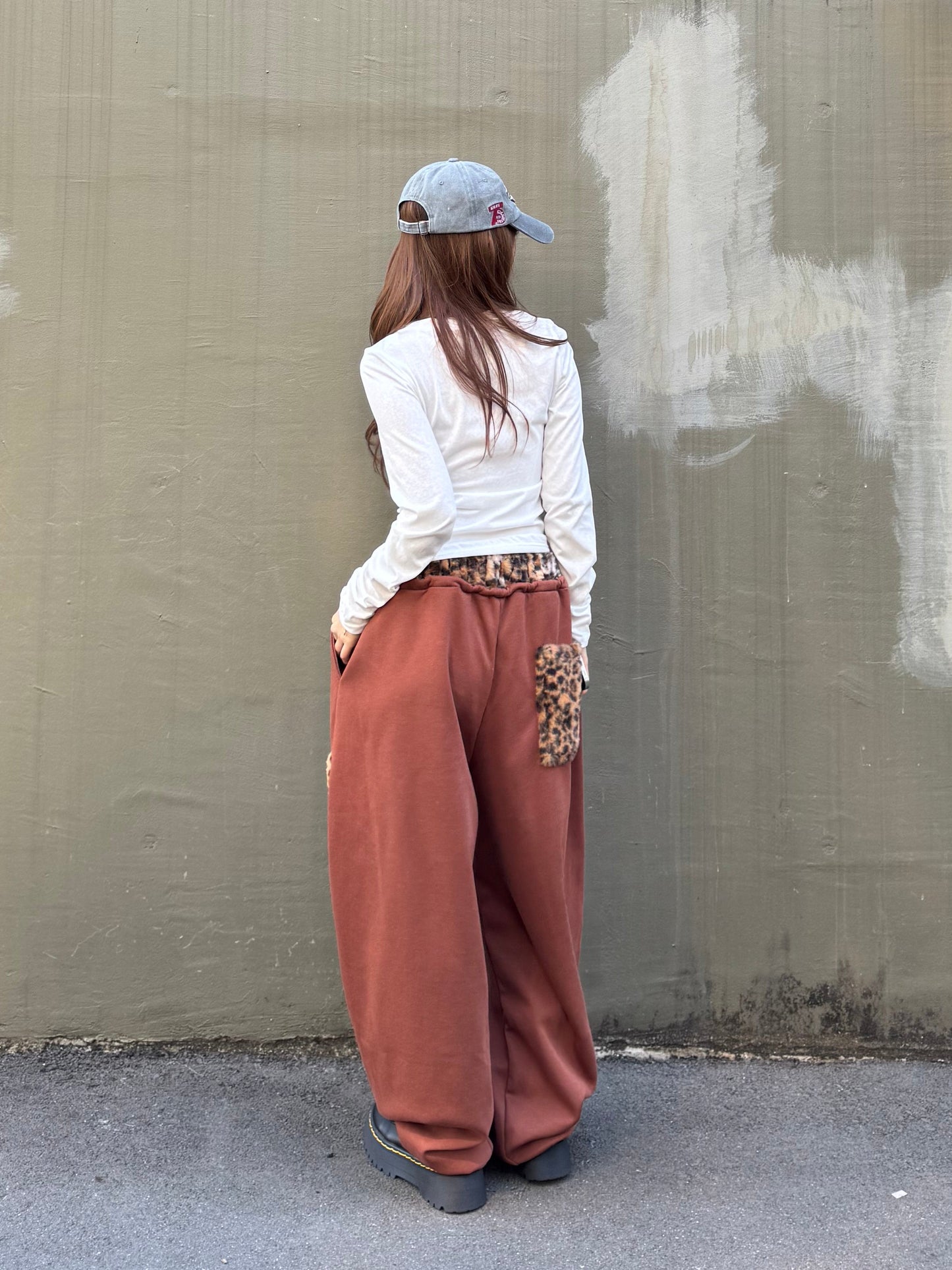 ポイントレオパードスウェットパンツ DPB86185