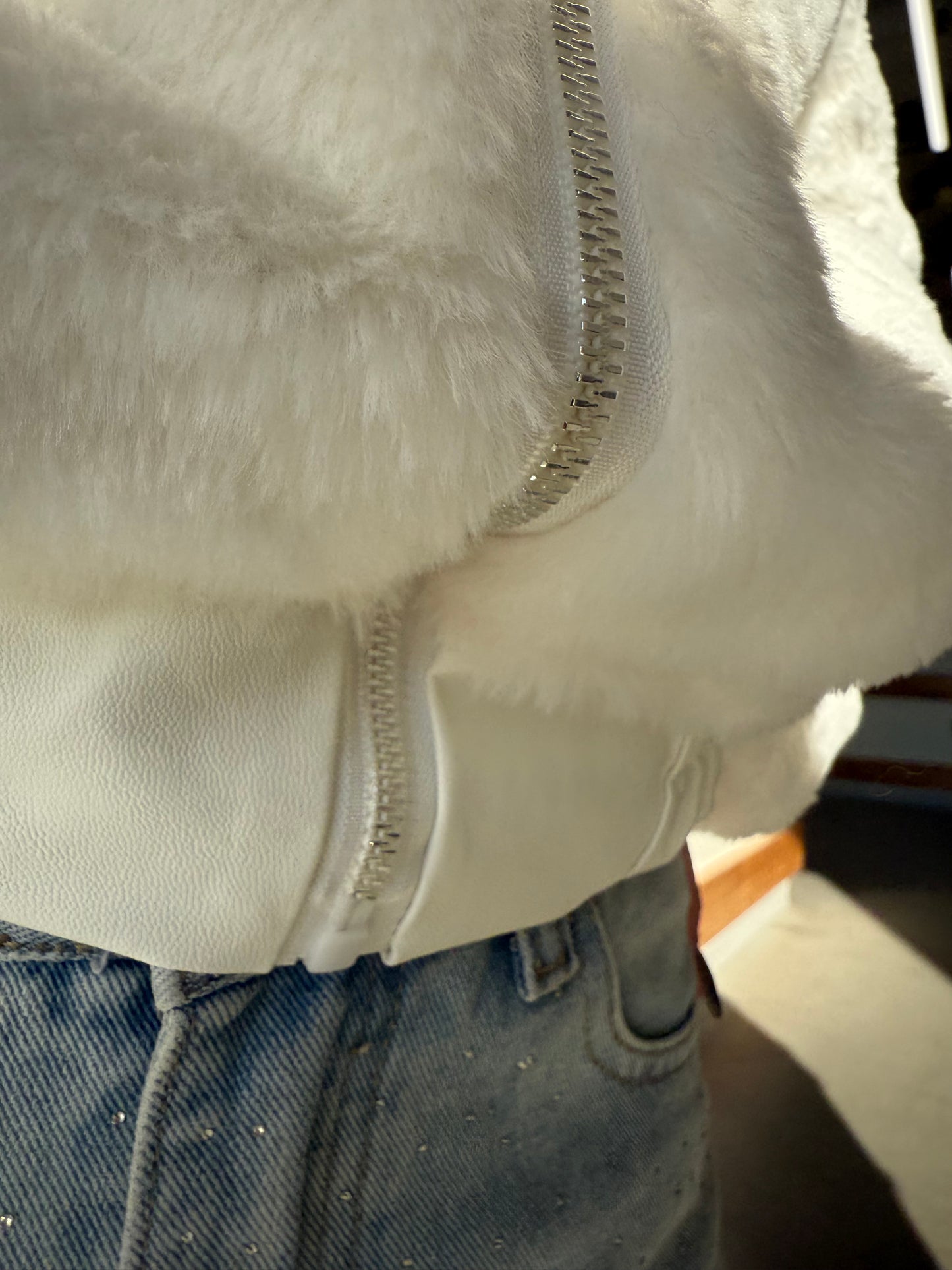 フード付きファージャケット DPB73491