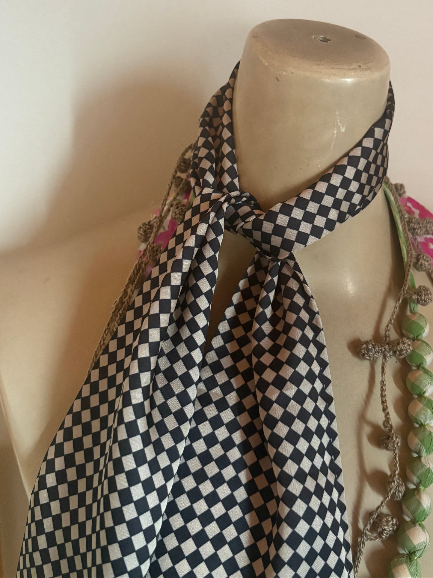 ブロックチェックスカーフ DPA43700