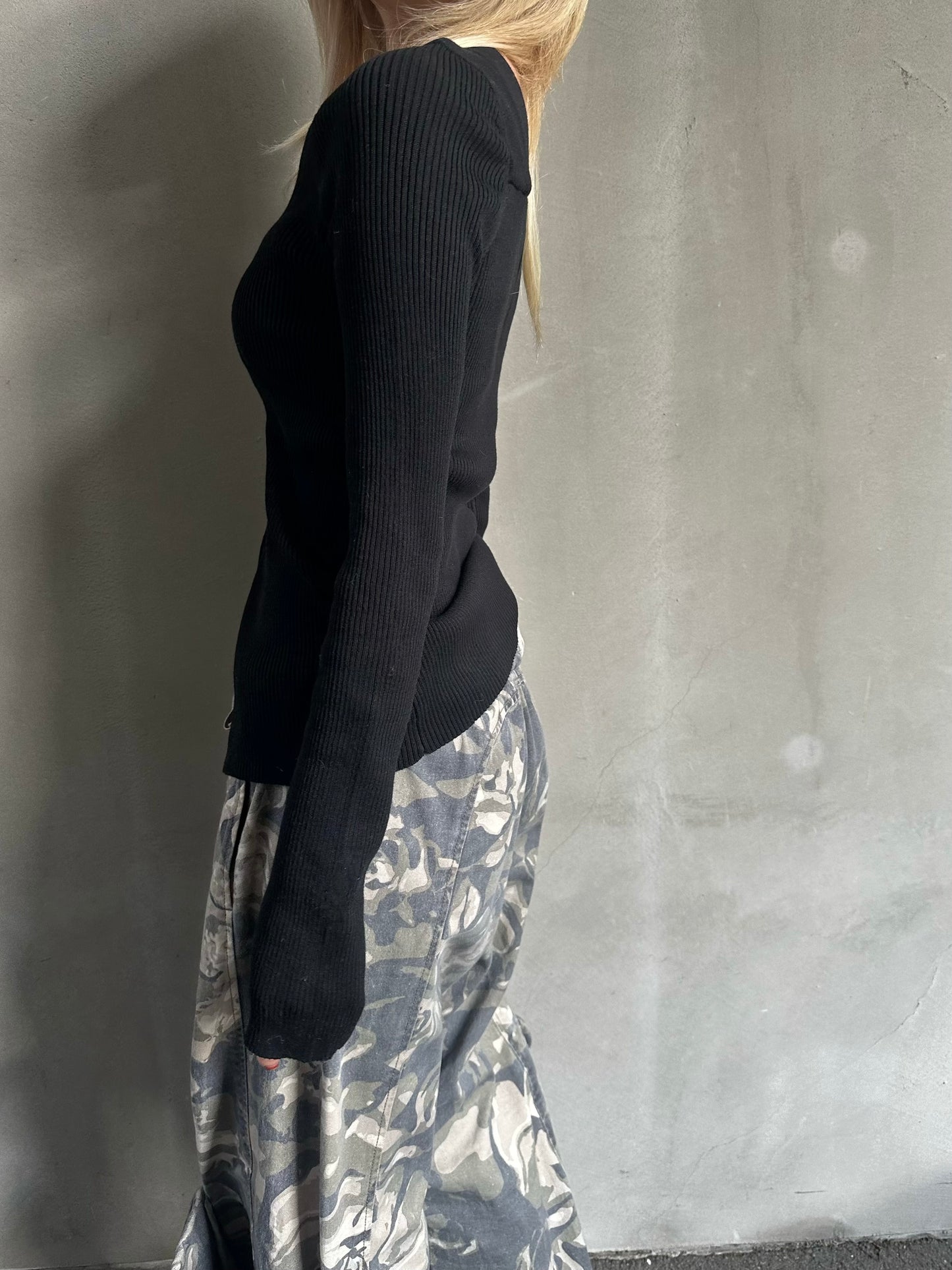 ユニークオフショルトップス DPB26705