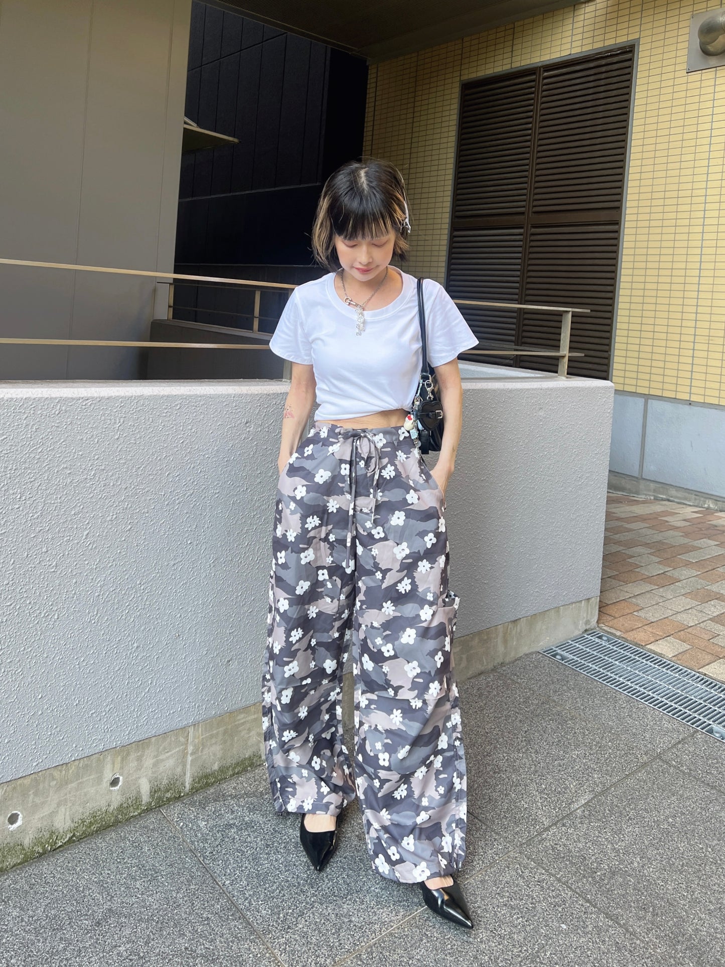 フラワーカモフラワイドパンツ DPB79185