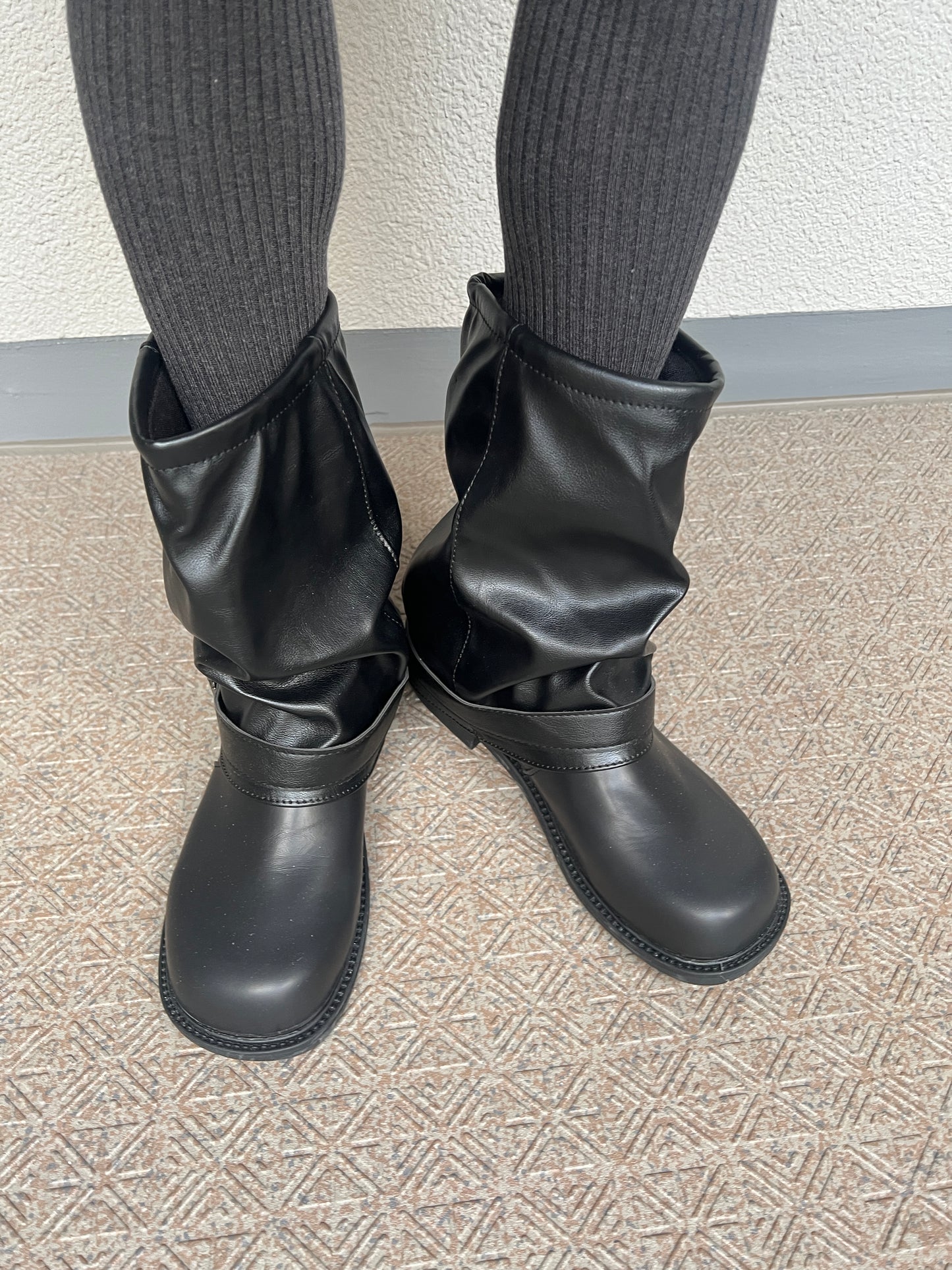 ミドル丈ルーズブーツ DPB79214