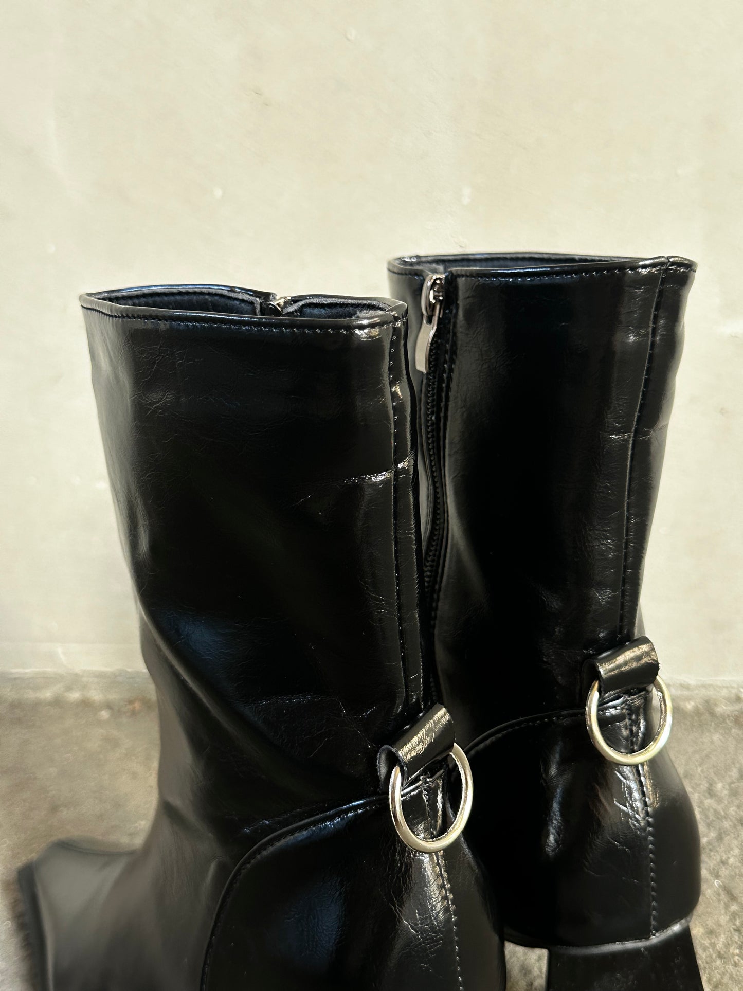 ポインテッドトゥブーツ DPB26671