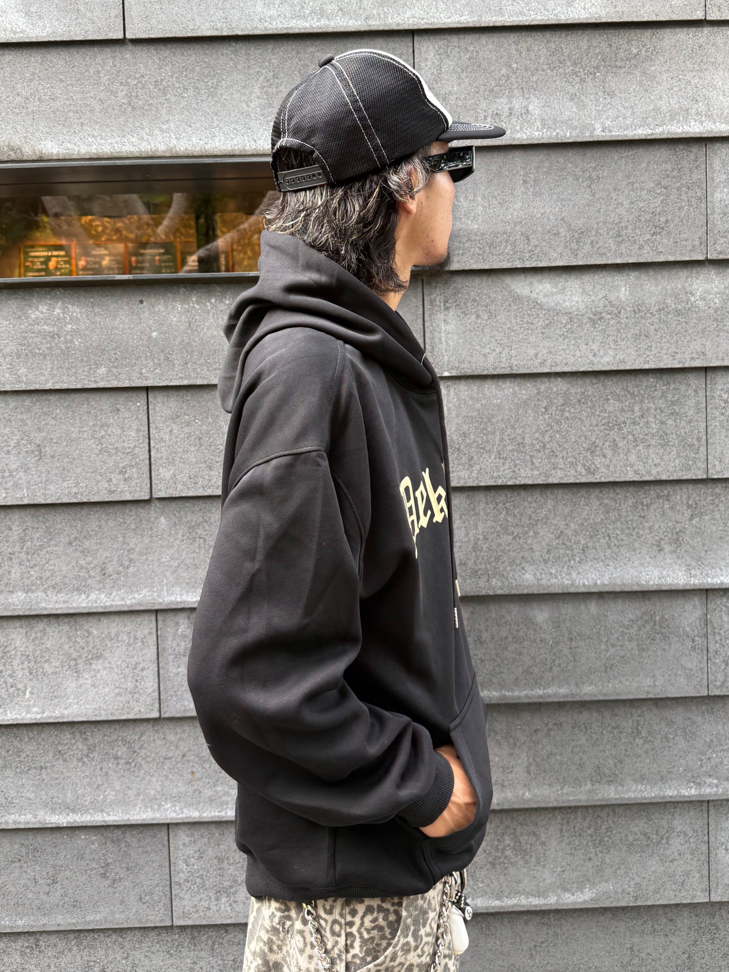 ゴシックレタリングパーカー DPB90038