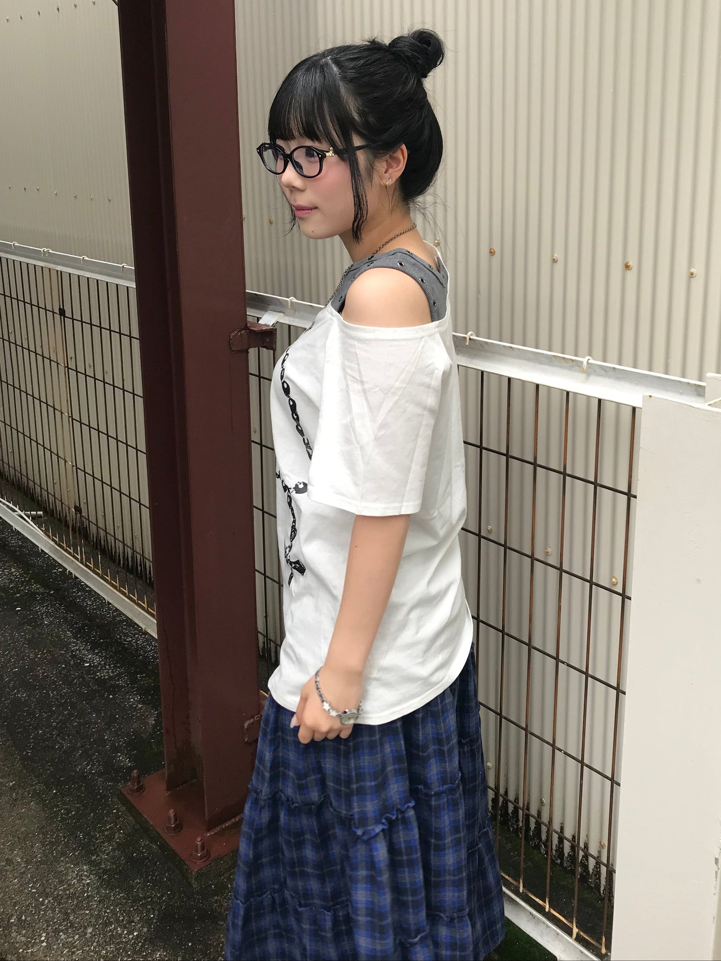 ホワイトオフショルキーデザインTシャツ DPB89247