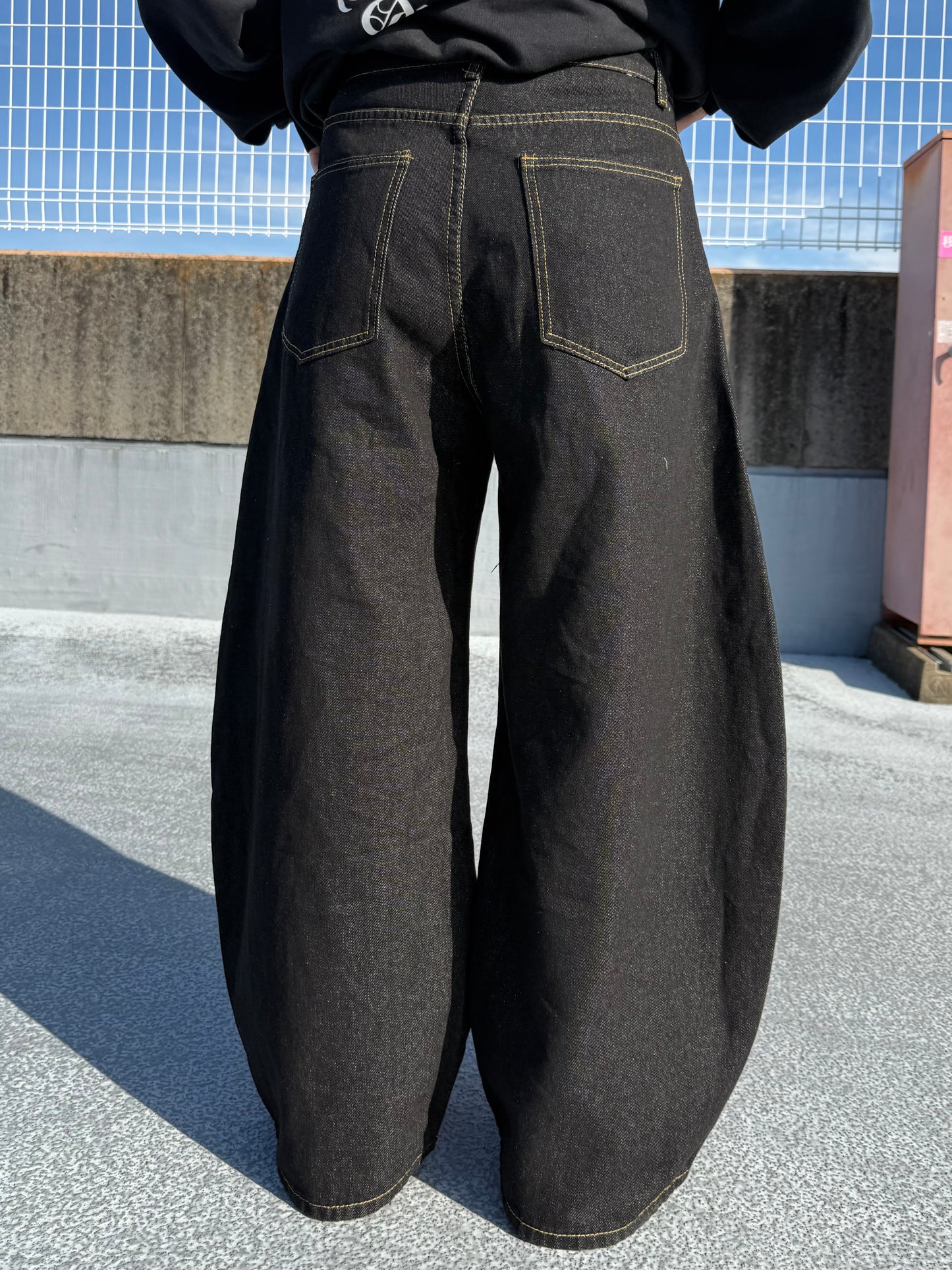 ポイントロゴワイドデニムパンツ DPB73601