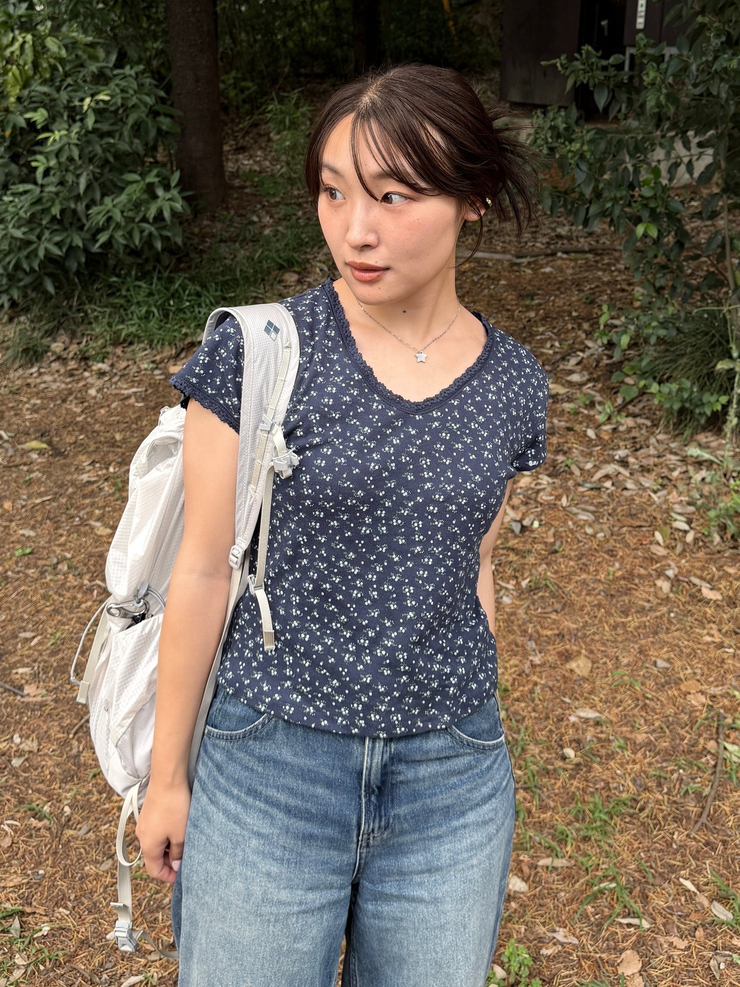フラワーVネックレースTシャツ DPB78274