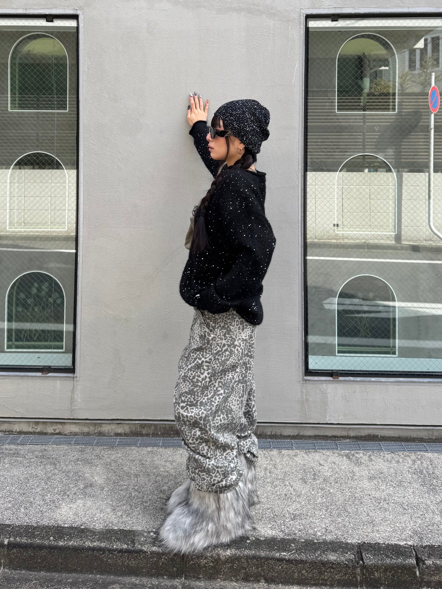 Vネックラメニット DPB86142