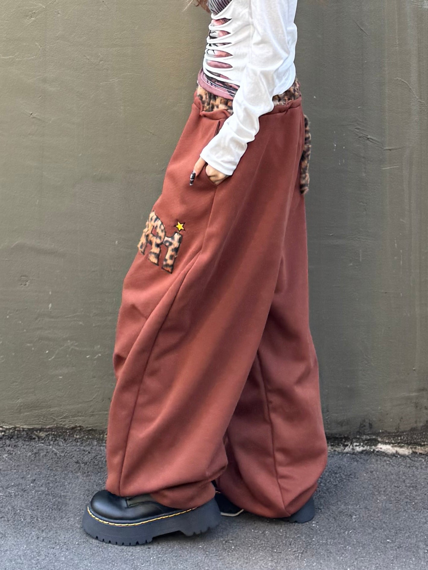 ポイントレオパードスウェットパンツ DPB86185