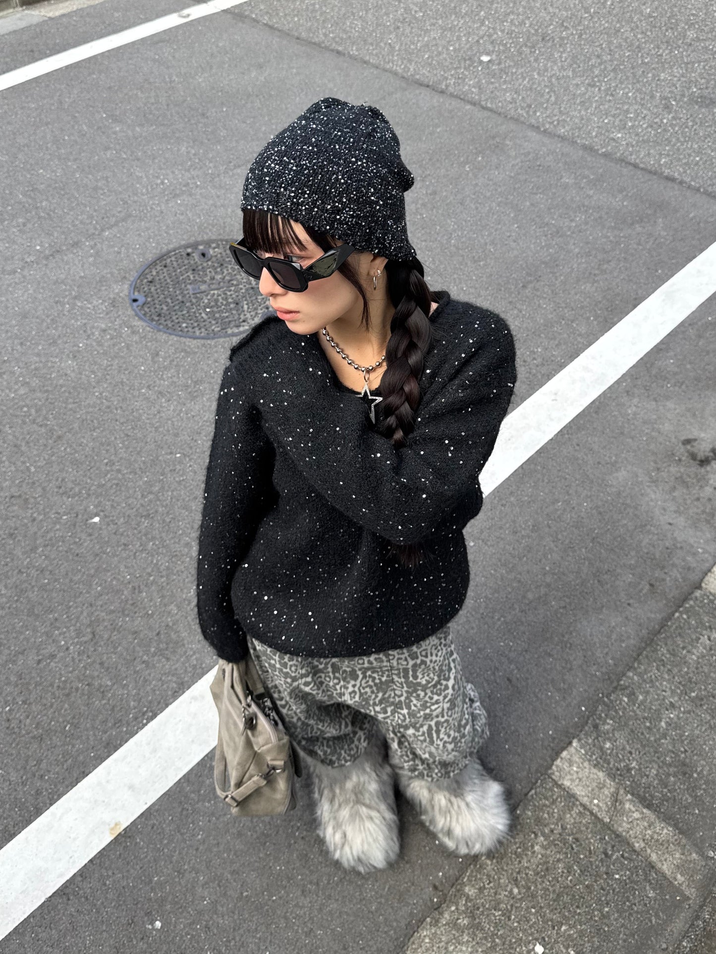 Vネックラメニット DPB86142