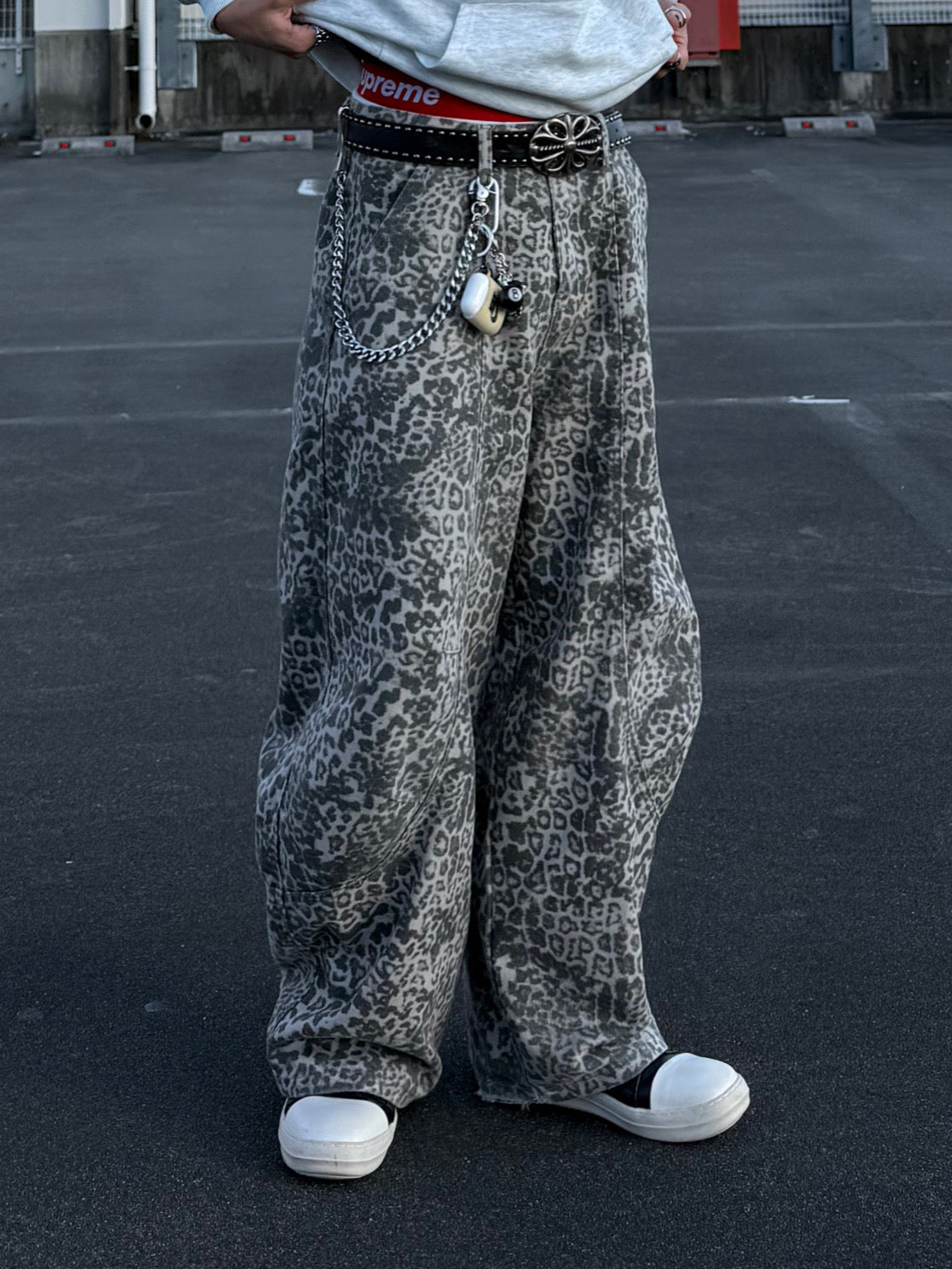 ライトグレーレオパードパンツ DPB90013