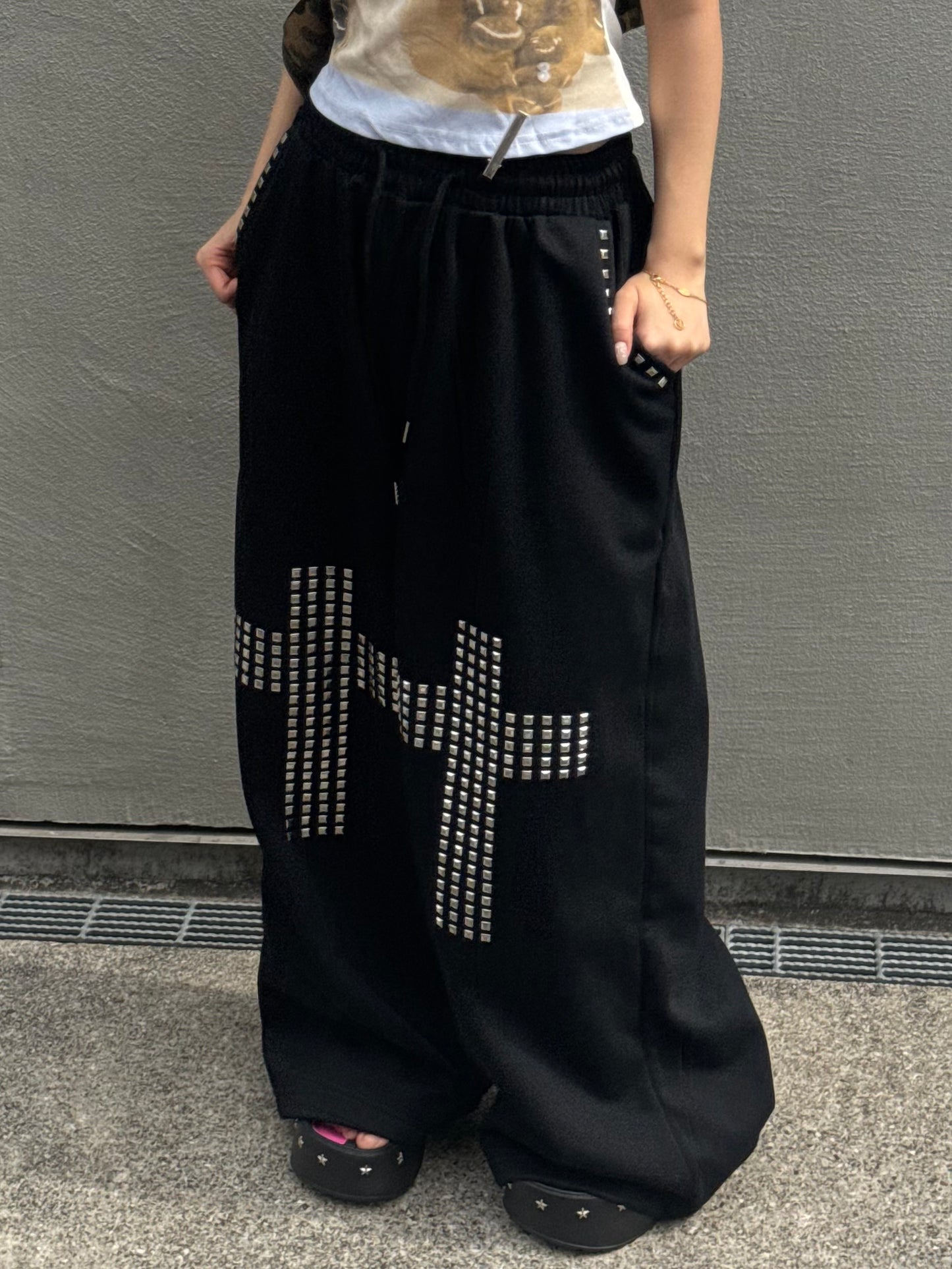 クロススタッズスウェットパンツ DPB86244