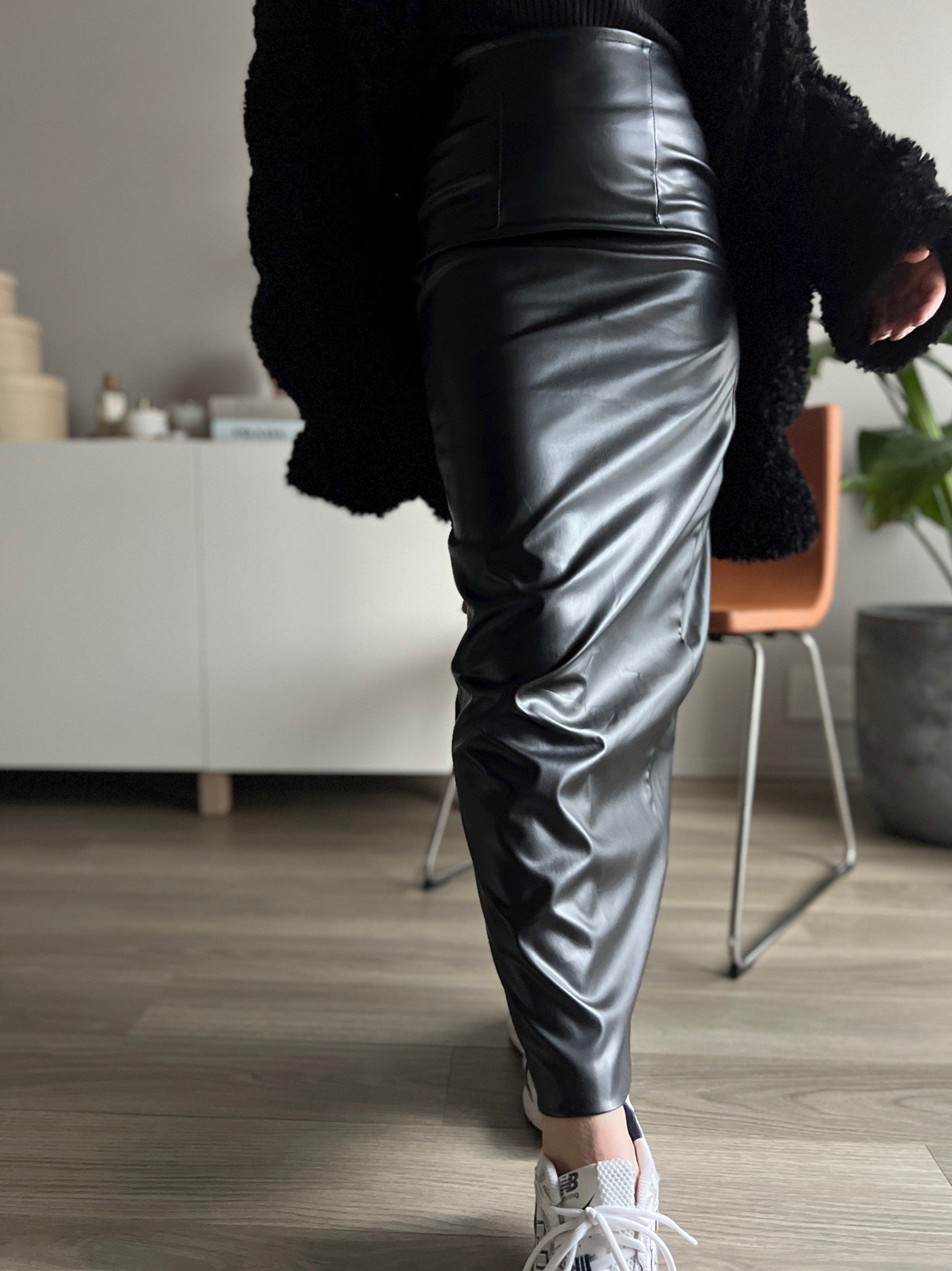 レザータイトスカート DPB56071 – CRAMMY