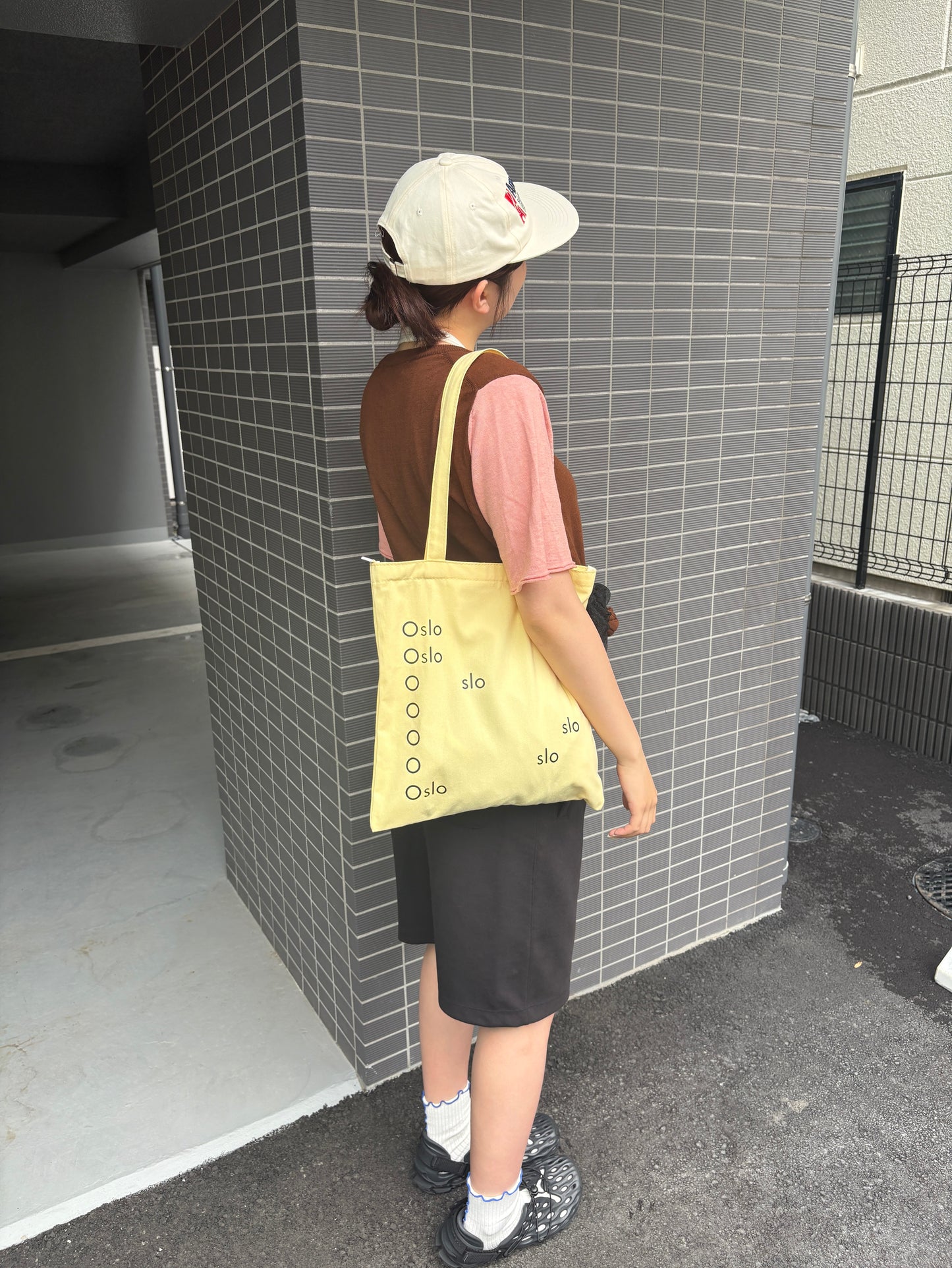 イエローロゴシックトートバック DPC08035