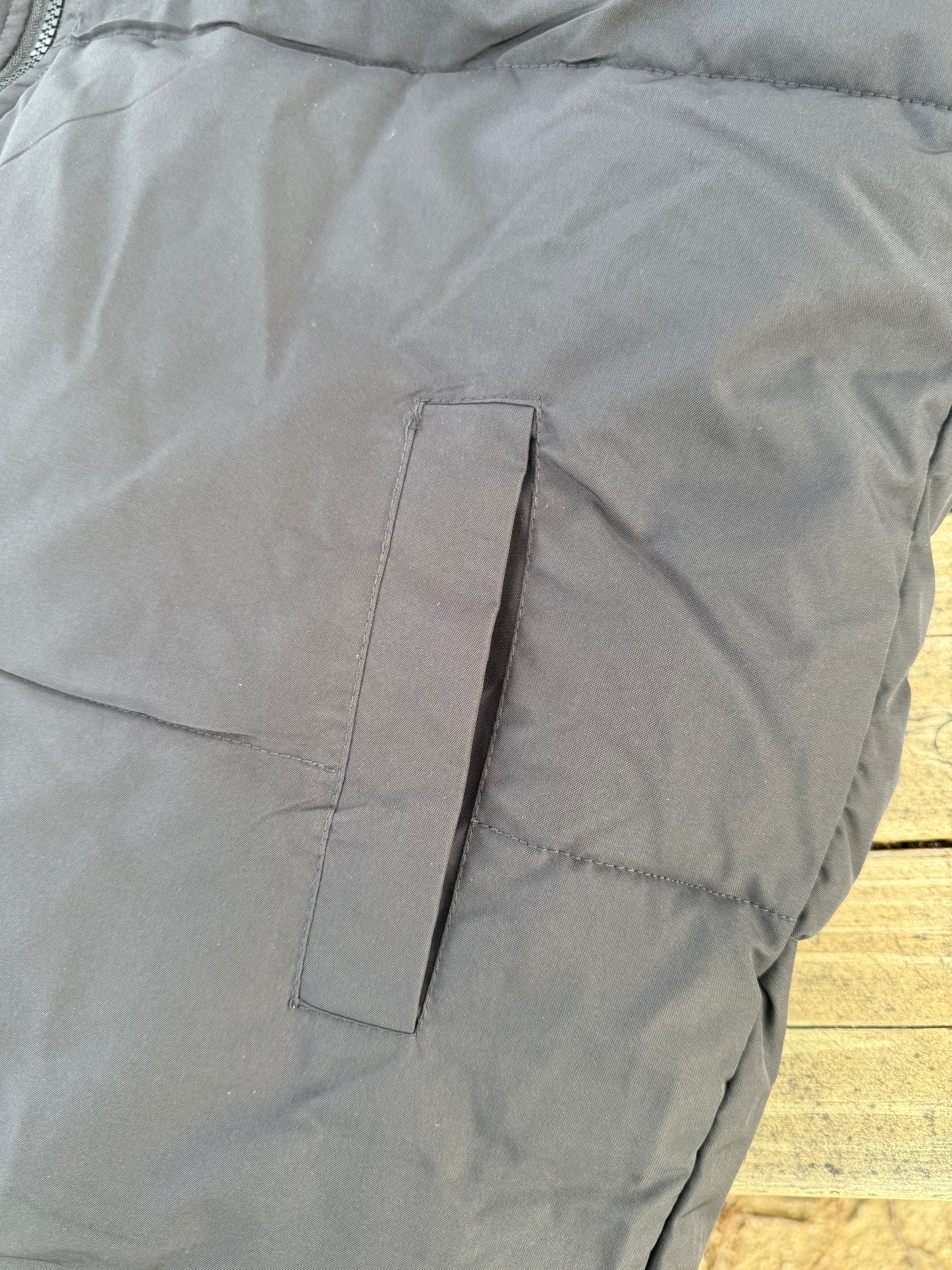 ユニセックスロゴダウン DPB73584