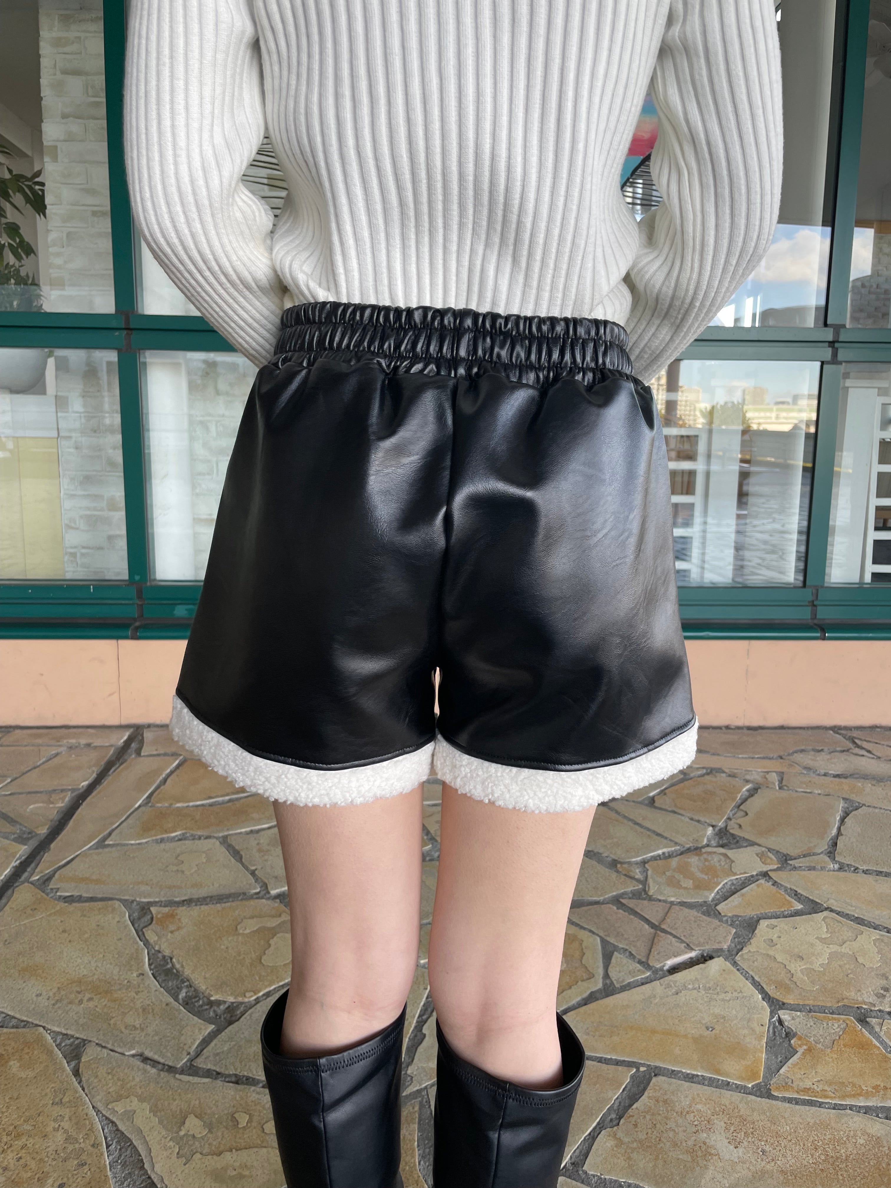 レザーボアショートパンツ DPB68019 – CRAMMY