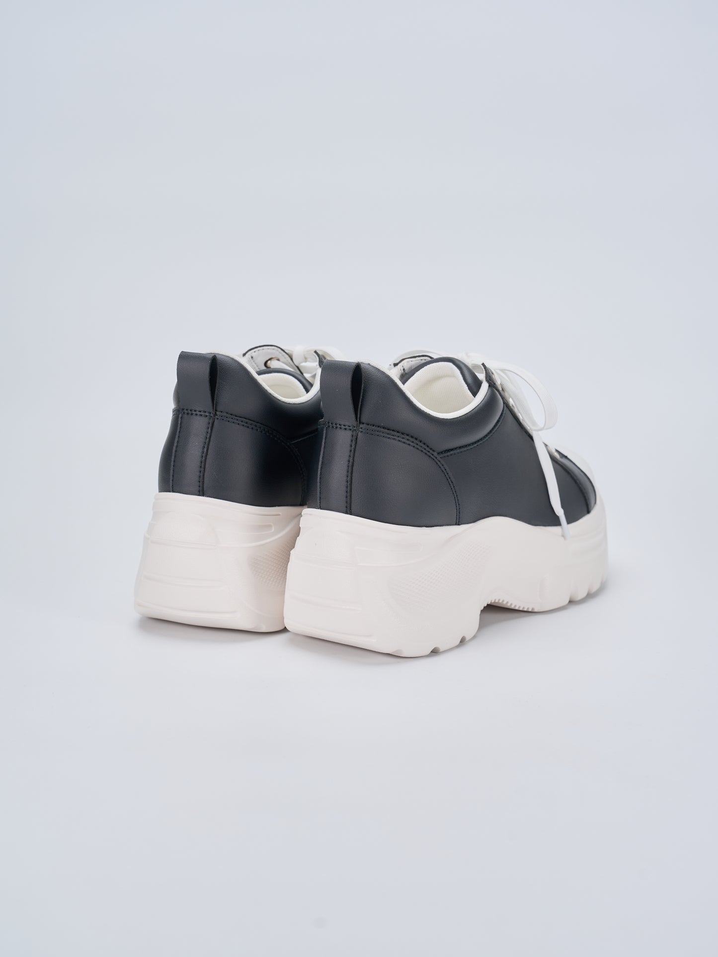 platform sneaker